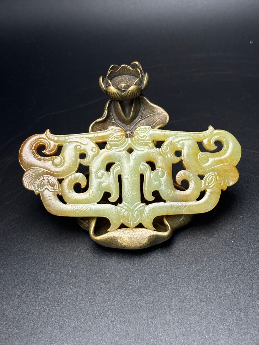 An Exquisite Hotan Jade Dragon and Phoenix Jade Pendant: An Exquisite Hotan Jade Dragon and Phoenix Jade Pendant,Han Dynasty, China,Size:3.8inx1.8inx0.2in,Weight:45g 和田玉龙凤佩,中国汉代