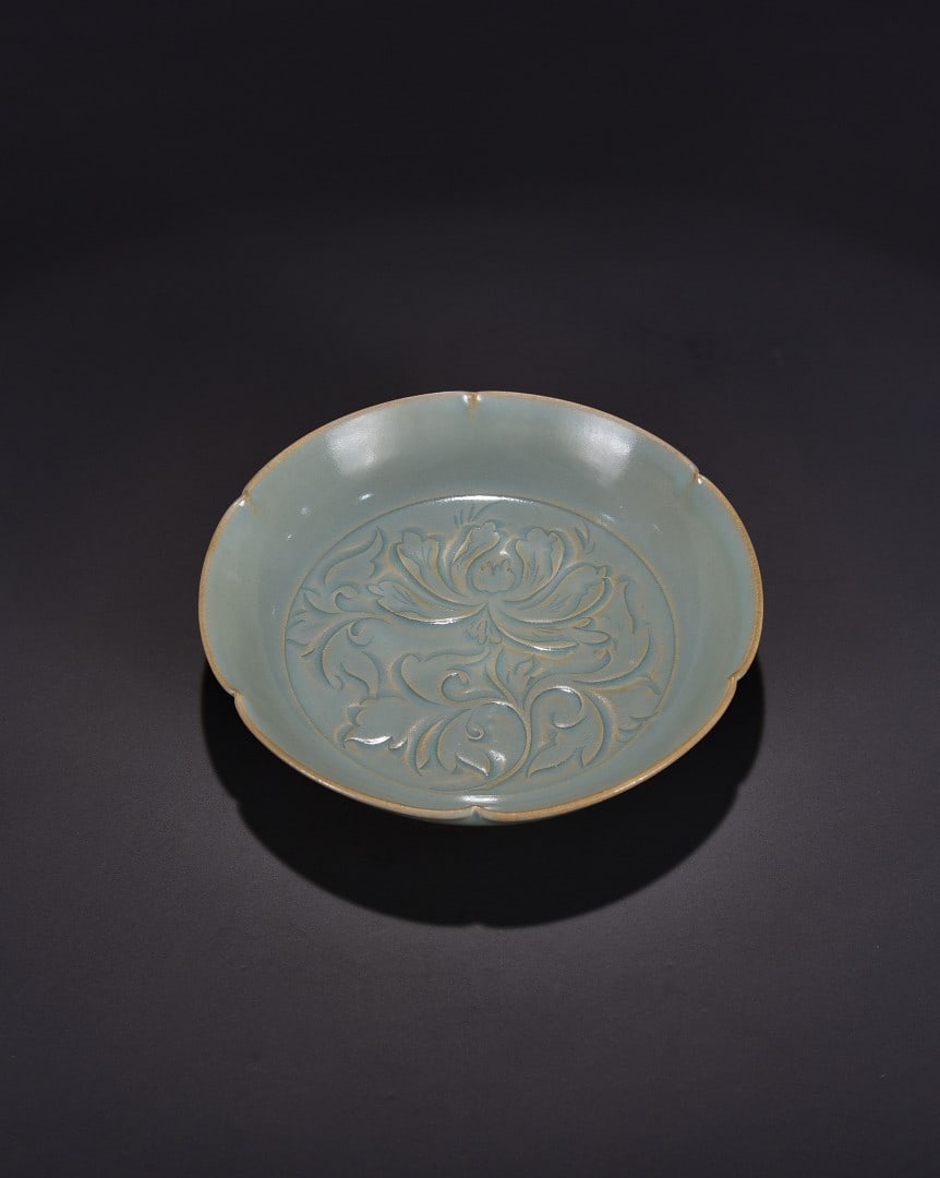 An Exquisite Ru Ware Sky Blue Glazed Carving Flower Pattern Plate (1 of 9)