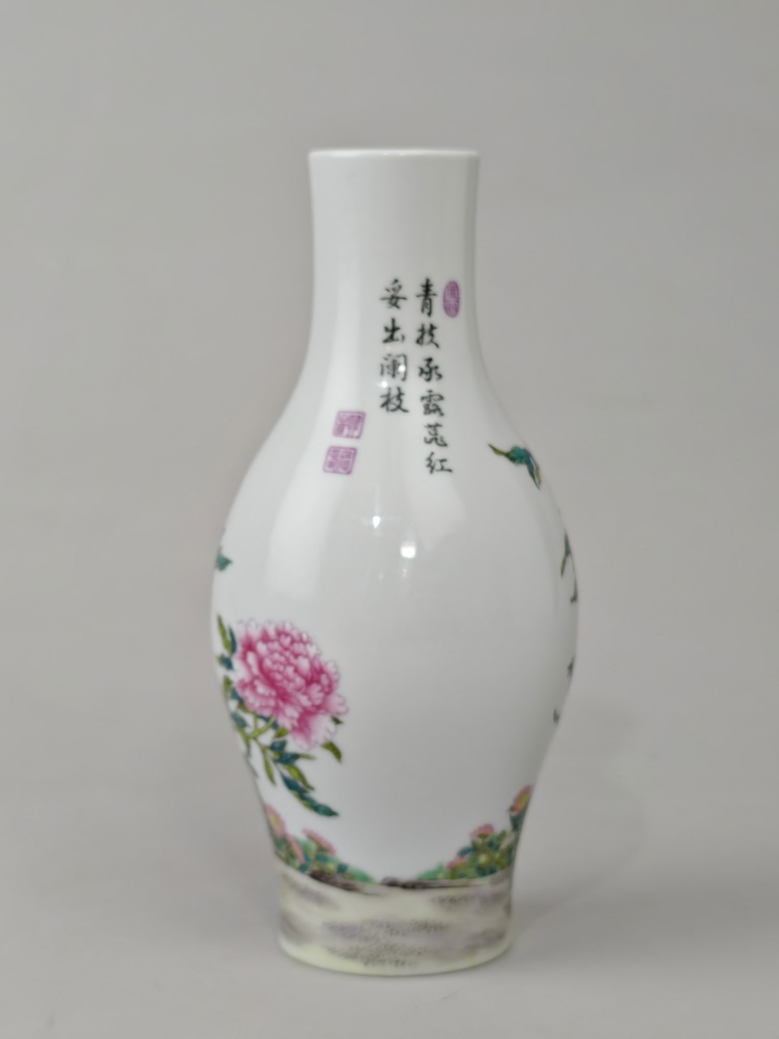 An Exquisite Enamel Flower Pattern Vase - 3
