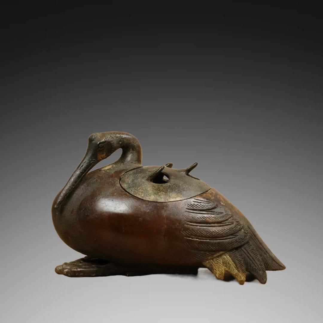 An Exquisite Bronze Crane Censer: An Exquisite Bronze Crane Censer,Ming Dynasty, China,With Mark,Size:4.3inx2.8inx7.5in,Weight:1110g 铜造鹤香炉,中国明代,带款