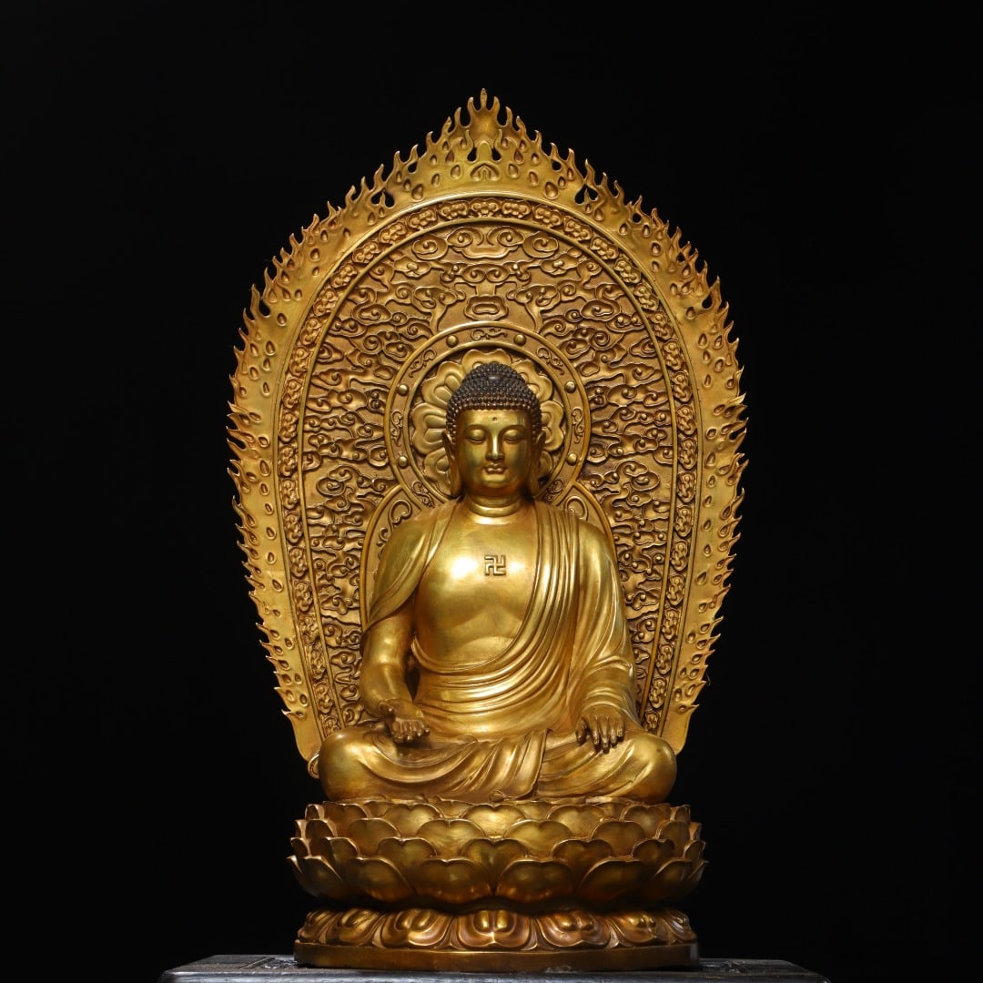 An Exquisite Gilt Bronze Buddha Statue Ornament: An Exquisite Gilt Bronze Buddha Statue Ornament,Ming Dynasty, China,Size:24.8inx14.6inx13.4in,Weight:14200g 铜鎏金佛像摆件,中国明代