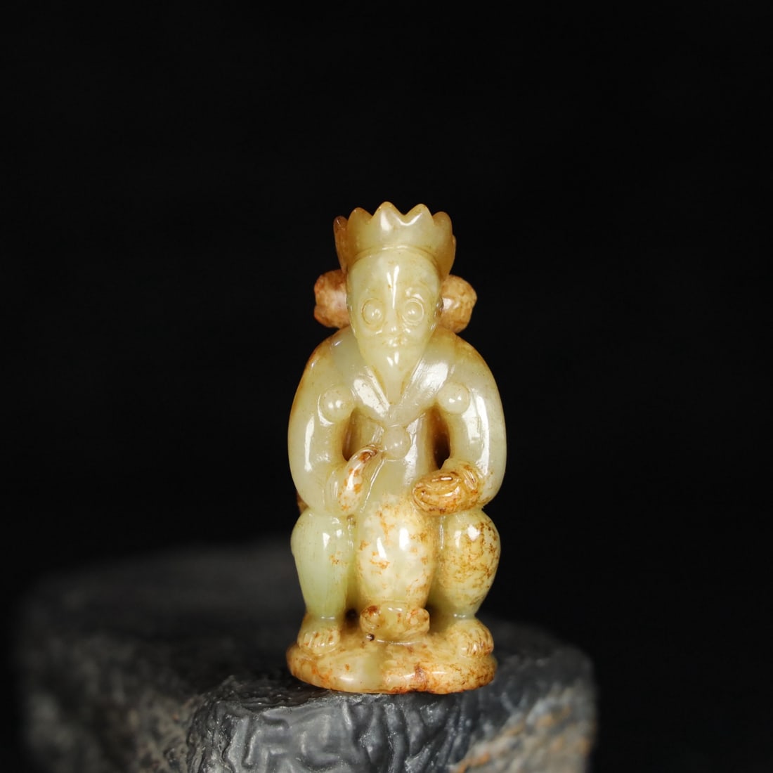 An Exquisite Hotan Jade Bird Ornament: An Exquisite Hotan Jade Bird Ornament,Han Dynasty, China,Size:2.6inx1.1inx0.9in,Weight:60.5g 和田玉鸟摆件,中国汉代