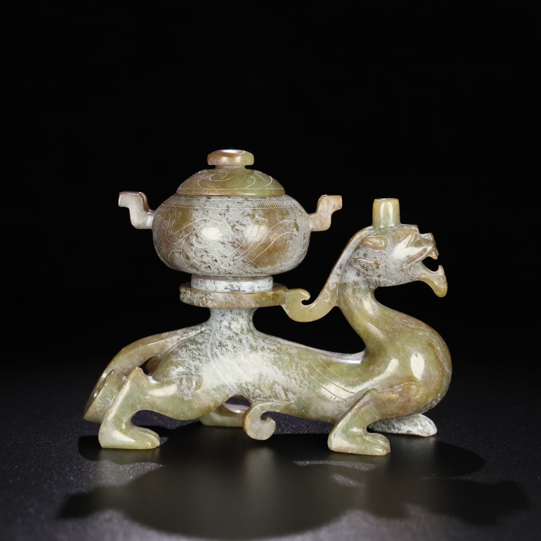 An Exquisite Hotan Jade Auspicious Beast Censer: An Exquisite Hotan Jade Auspicious Beast Censer,Han Dynasty, China,Size:5.2inx2.3inx4.1in,Weight:416g 和田玉瑞兽香炉,中国汉代