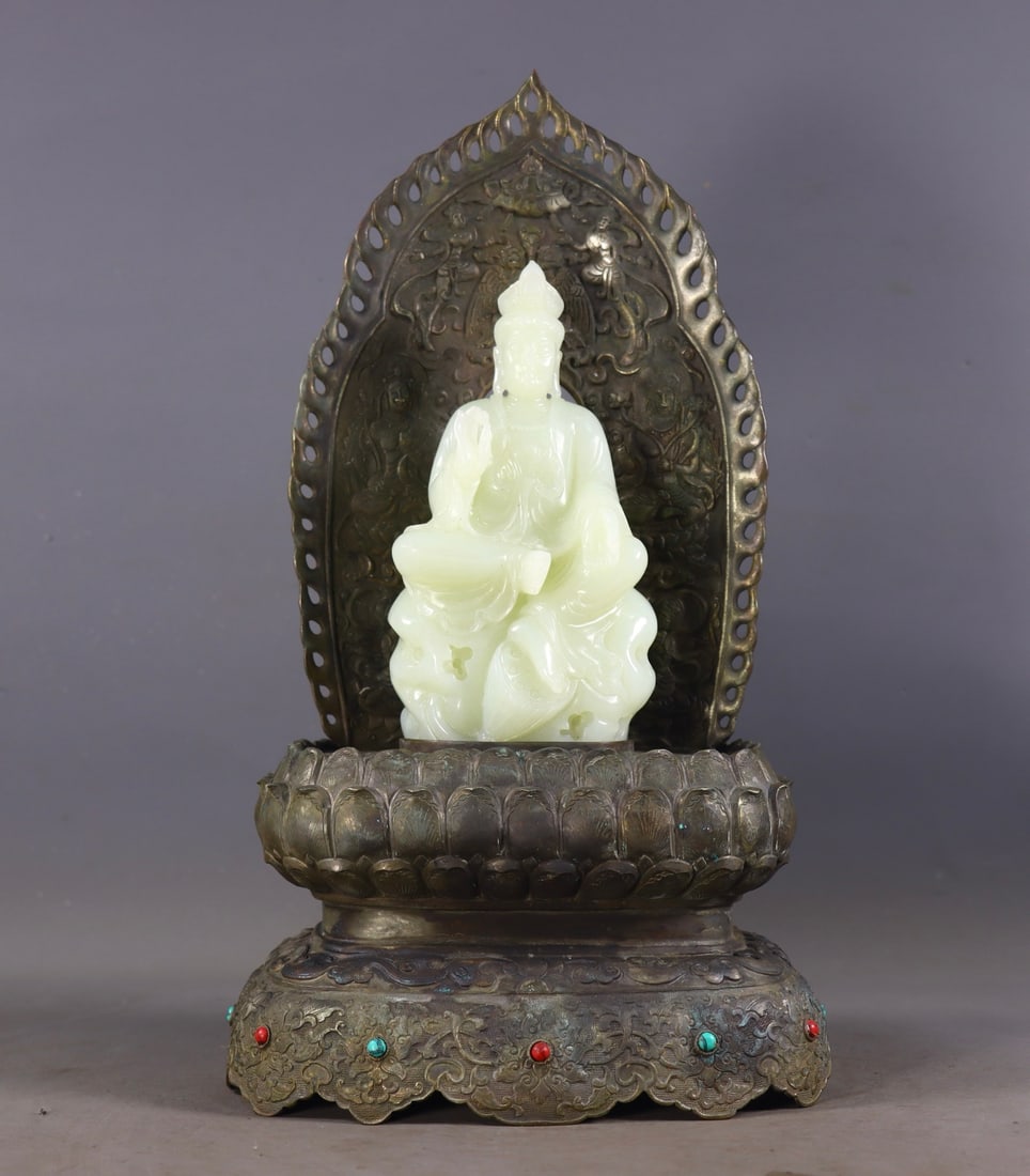 An Exquisite Hotan White Jade Avalokitesvara Ornament: An Exquisite Hotan White Jade Avalokitesvara Ornament,Qing Dynasty, China,Qianlong Four-character Mark,Size:12.2inx7.1inx5.1in(WholeSet),5.9inx3inx1.8in(BuddhaStatue),Weight:2215g 和田