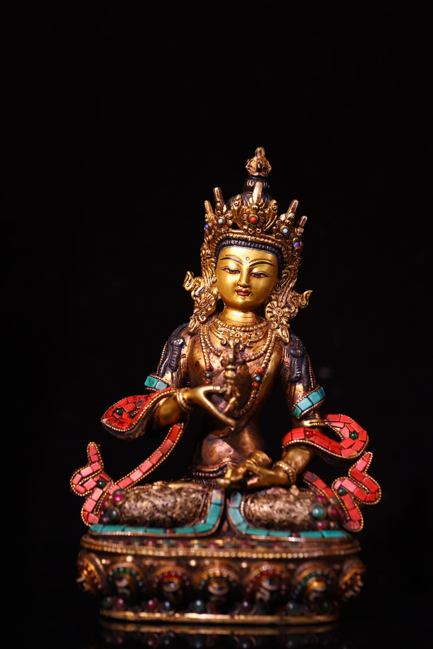An Exquisite Gilt Bronze Inlaid Gems Statue of Bodhisattva Ornament: An Exquisite Gilt Bronze Inlaid Gems Statue of Bodhisattva Ornament,Ming Dynasty, China,Size:8.7inx5.9in,Weight:1900g 铜鎏金镶嵌宝石菩萨摆&#