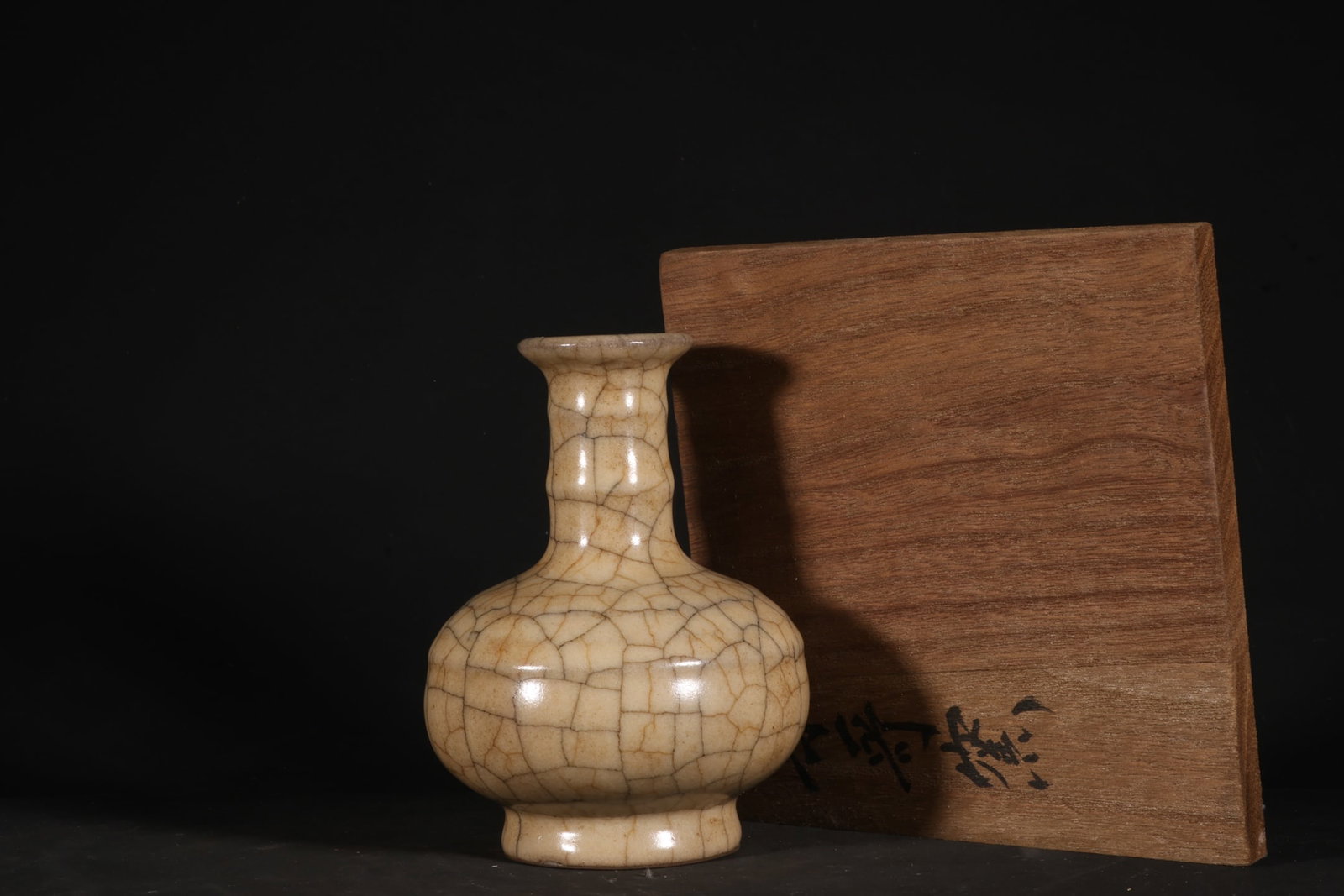An Exquisite Ge Kiln Rice Yellow Glazed String Pattern Vase: An Exquisite Ge Kiln Rice Yellow Glazed String Pattern Vase,Song Dynasty, China,Size:4.3inx3.1in 哥窑米黄釉弦纹瓶,中国宋代