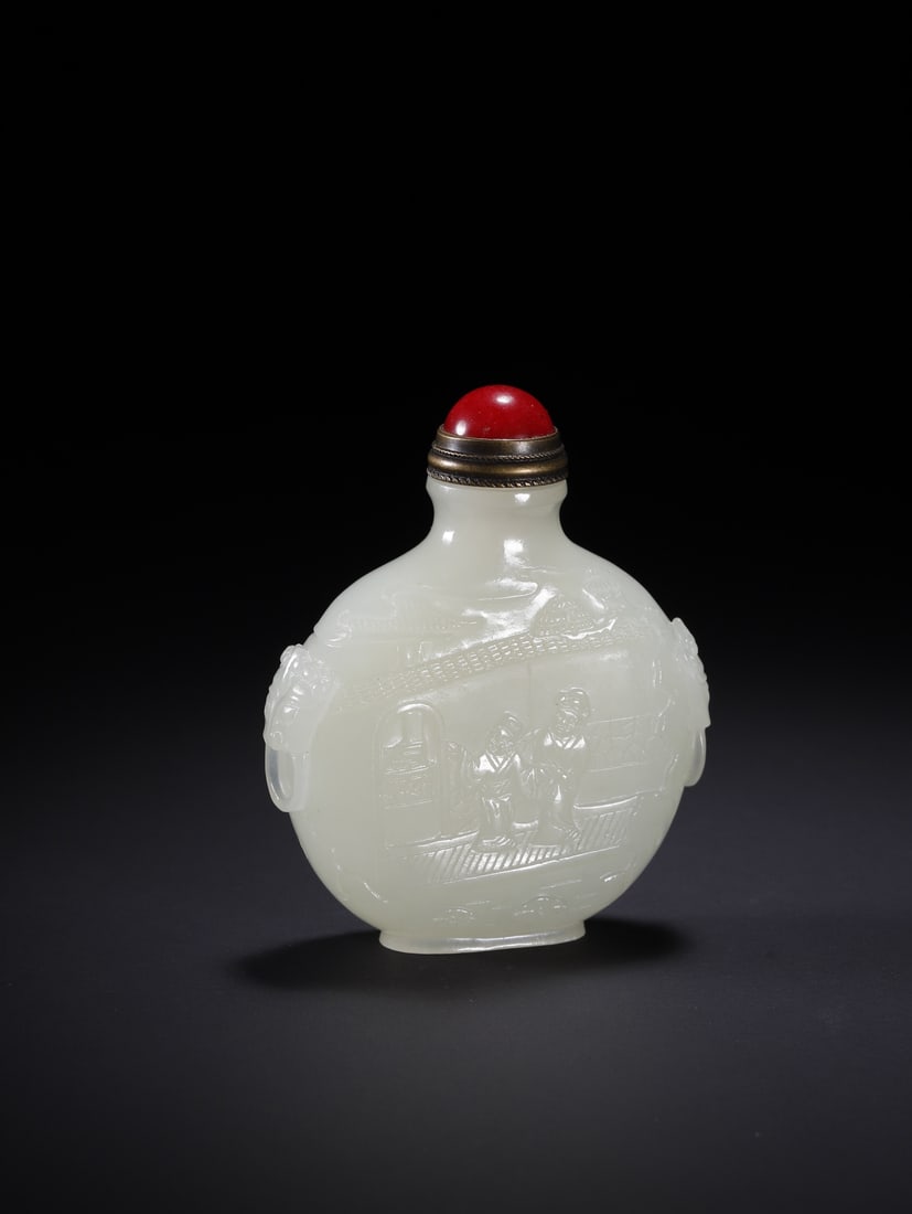 An Exquisite Hotan Jade Figures Pattern Snuff Bottle: An Exquisite Hotan Jade Figures Pattern Snuff Bottle,Qing Dynasty, China,Size:2inx0.6inx2.4in,Weight:52.6g 和田玉人物纹鼻烟壶,中国