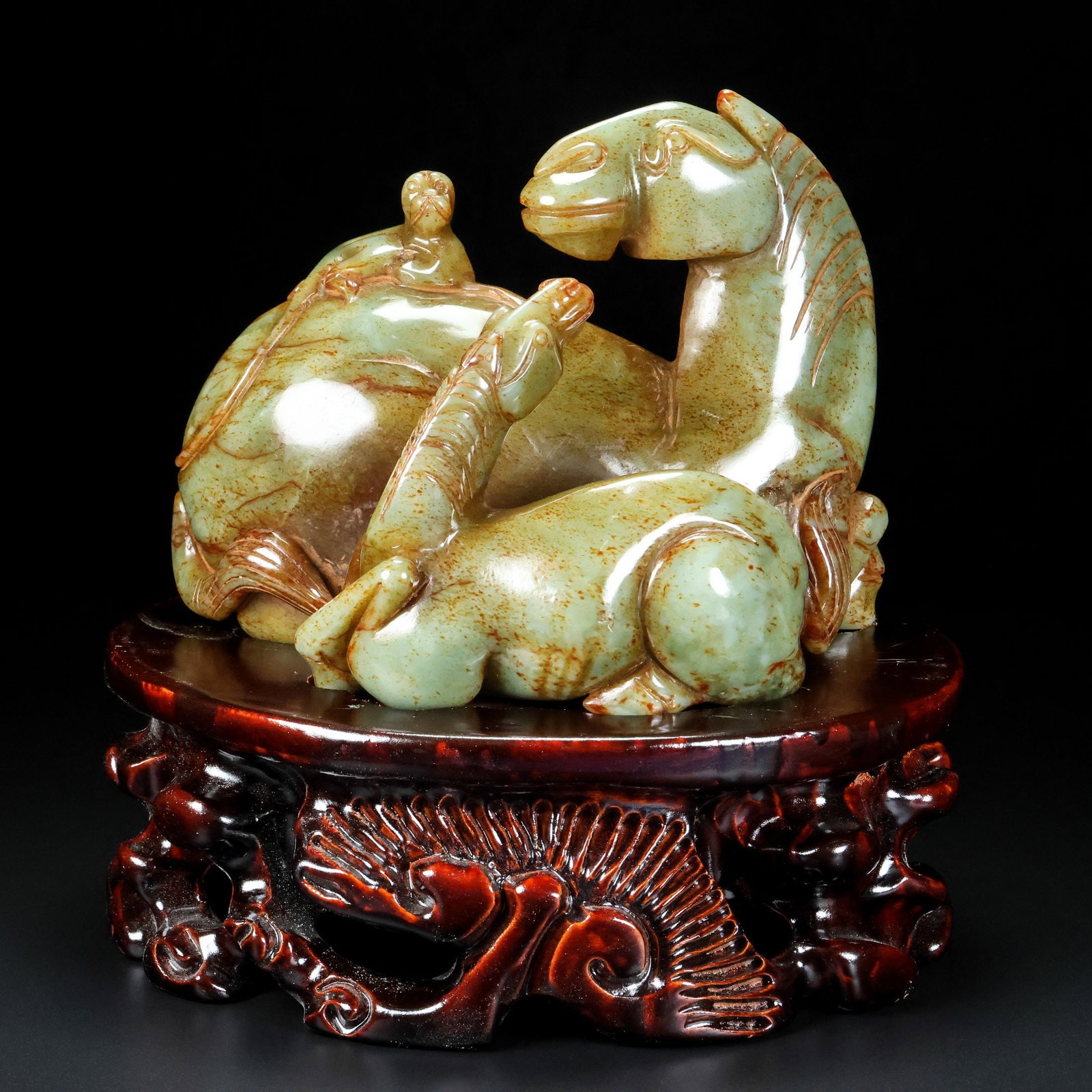 An Exquisite Hotan Jade Horse Ornament: An Exquisite Hotan Jade Horse Ornament,Qing Dynasty, China,With Mark,Size:7.5inx5.1inx5.1in,Weight:2183g 和田玉马摆件,中国清代,带Ē