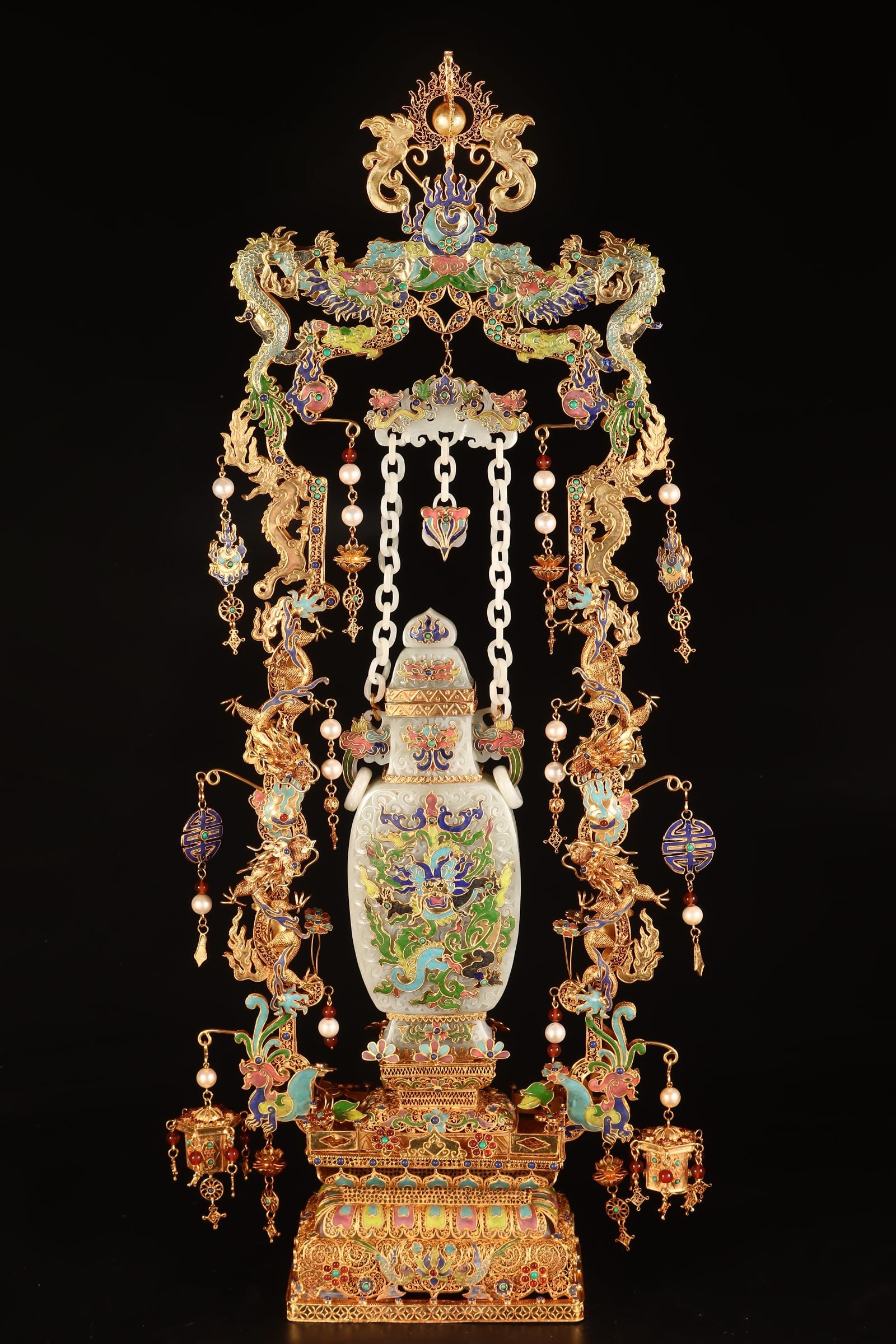 An Exquisite Gilt Silver Inlaid Hotan Jade Figures Pattern Vase: An Exquisite Gilt Silver Inlaid Hotan Jade Figures Pattern Vase,Qing Dynasty,China,Qianlong Four-character Mark,Size: 13inx3.7inx28.5in,Weight: 3099g 银鎏金镶玉人&#