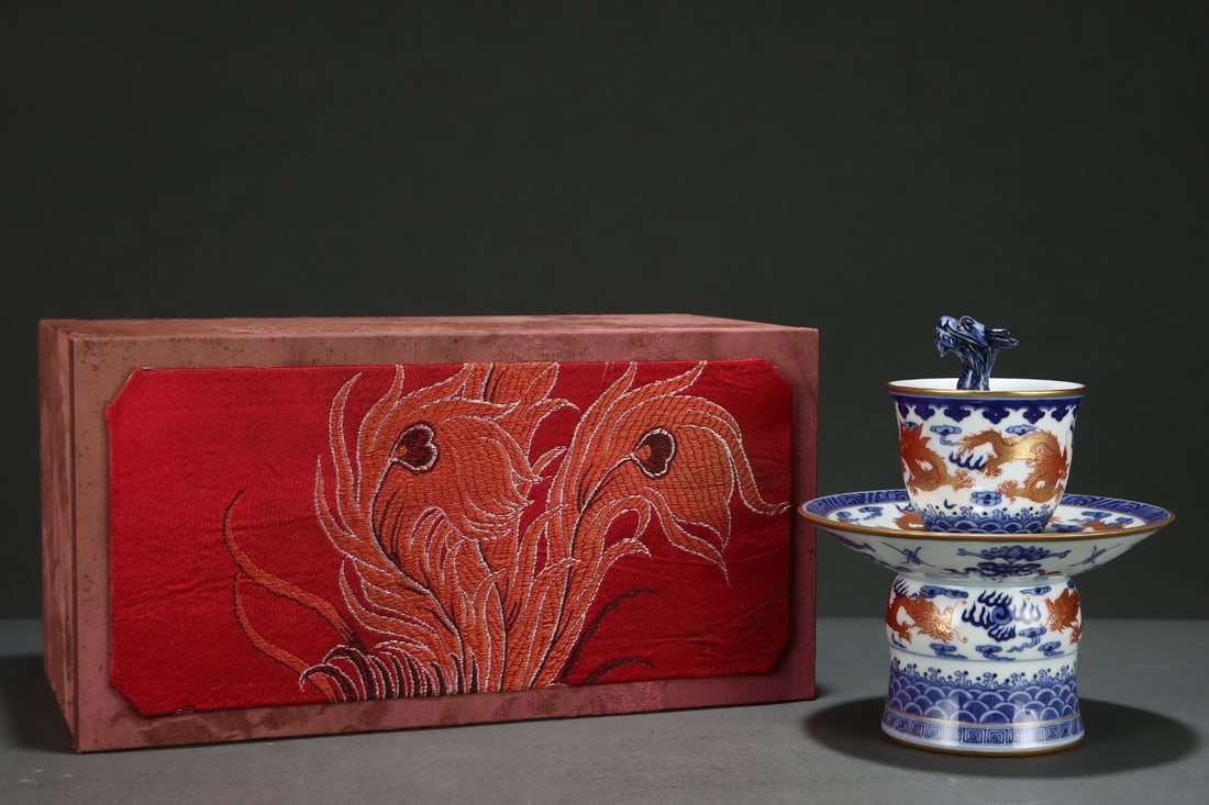 An Exquisite Blue and White Painted Gold Dragon Pattern Cup: An Exquisite Blue and White Painted Gold Dragon Pattern Cup,Qing Dynasty, China,Qianlong Six-character Mark,Size:7.6inx6.6in