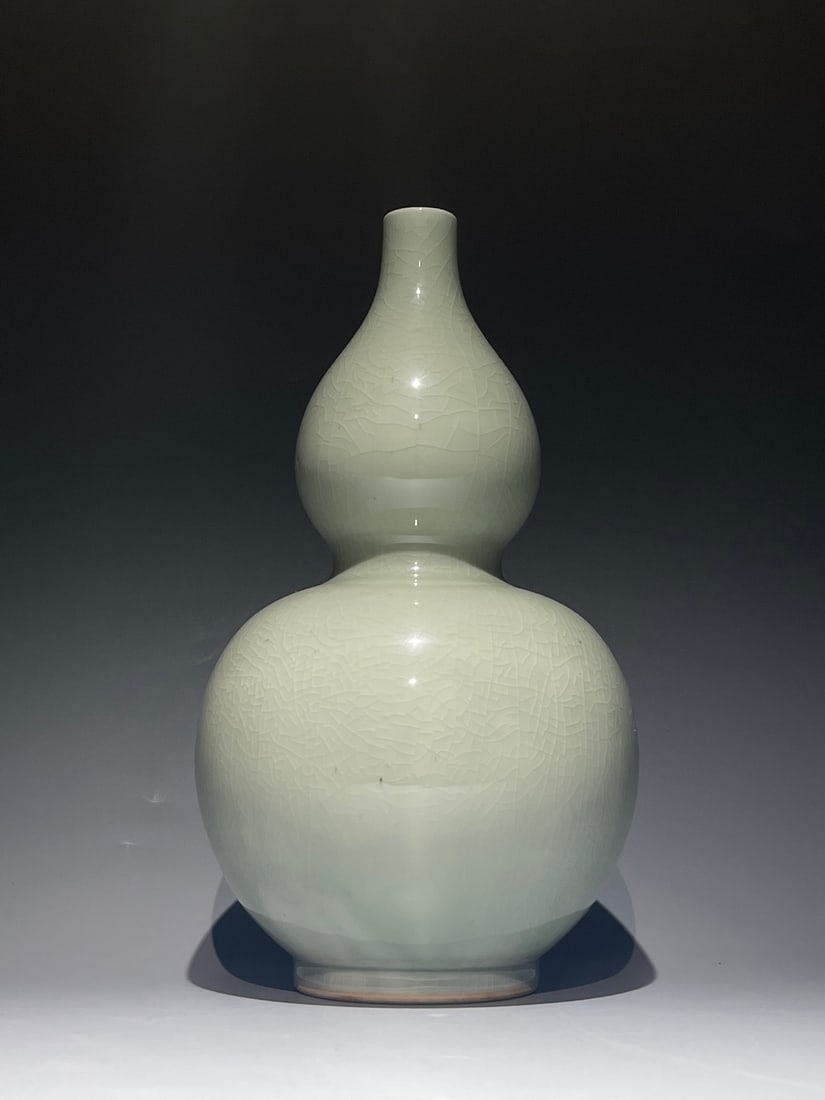 An Exquisite Guan Glaze Gourd Vase: An Exquisite Guan Glaze Gourd Vase,Qing Dynasty, China,Kangxi Six-character Mark,Size:13.4inx7.5in