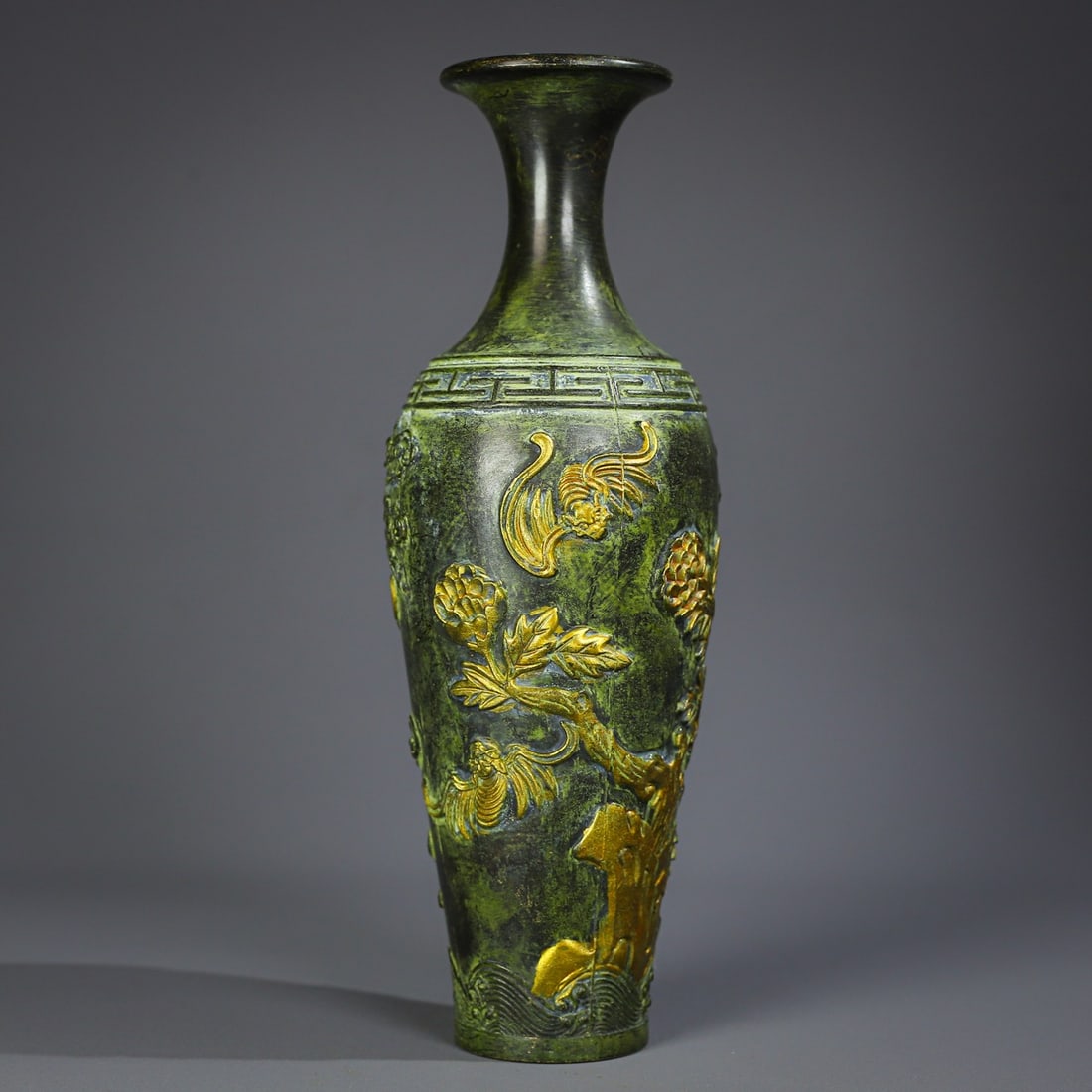An Exquisite Bronze Flower Pattern Vase - 3