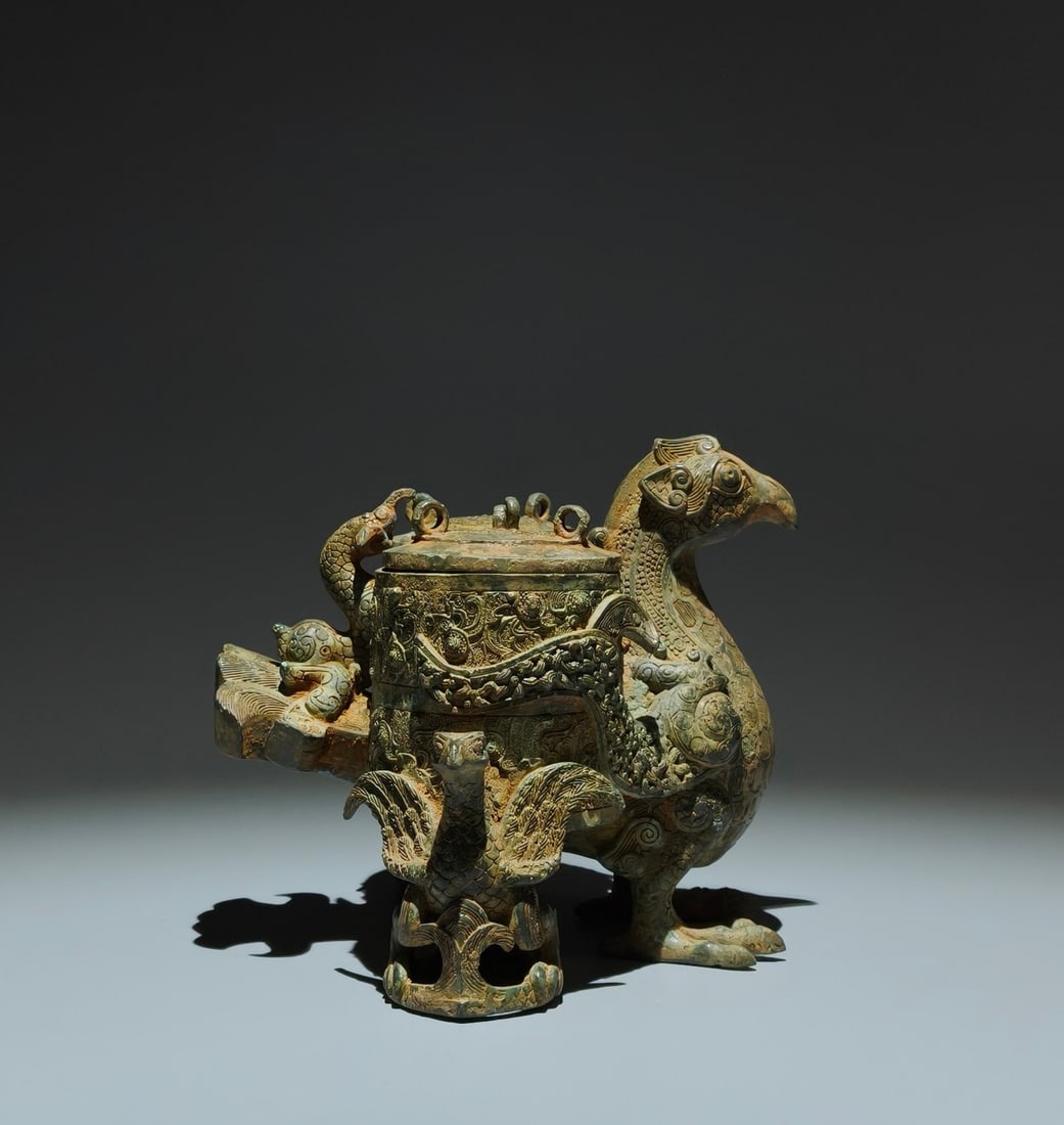 An Exquisite Bronze Phoenix Bird Vase: An Exquisite Bronze Phoenix Bird Vase,Han Dynasty, China,Size:5.7inx6.7inx7.1in 青铜凤鸟瓶,中国汉代