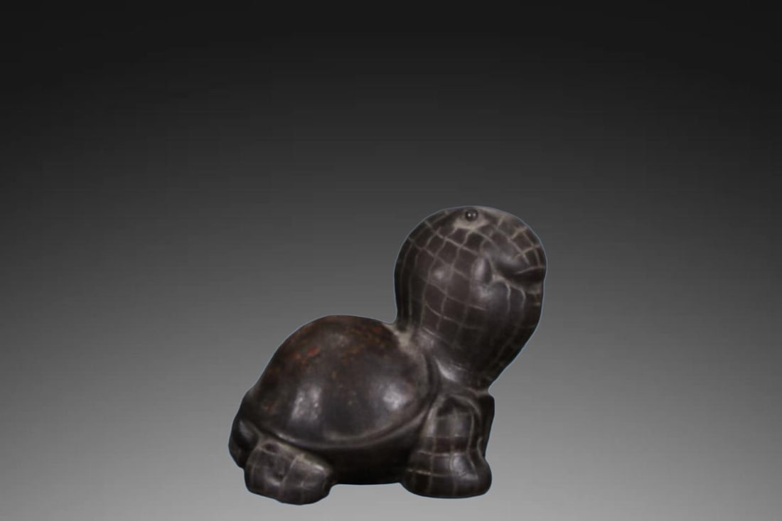 An Exquisite Purple Sands Tortoise Tea Pet: An Exquisite Purple Sands Tortoise Tea Pet,Qing Dynasty, China,Size:2.6inx2inx2.4in 紫砂乌龟茶宠,中国清代