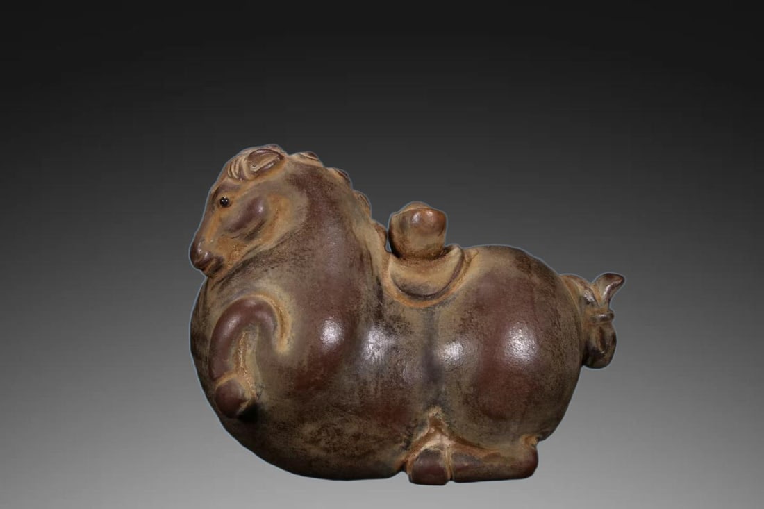 An Exquisite Purple Sands Horse Tea Pet: An Exquisite Purple Sands Horse Tea Pet,Qing Dynasty, China,Size:3.7inx2inx2.4in 紫砂马茶宠,中国清代