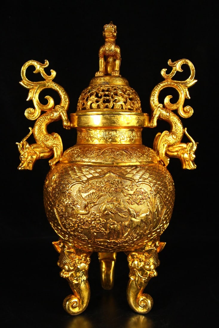 An Exquisite Gilt Bronze Dragon-Ears Censer: An Exquisite Gilt Bronze Dragon-Ears Censer,Qing Dynasty,China,Size: 9.4inx6.3inx14.2in,Weight: 5080g 铜鎏金龙耳熏炉,中国清代