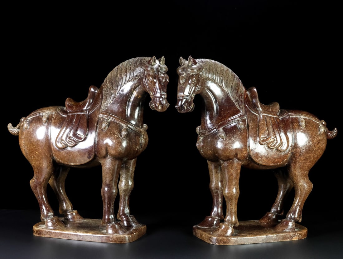 A pair of Exquisite Hotan Jade Horse Ornament (1 of 9)