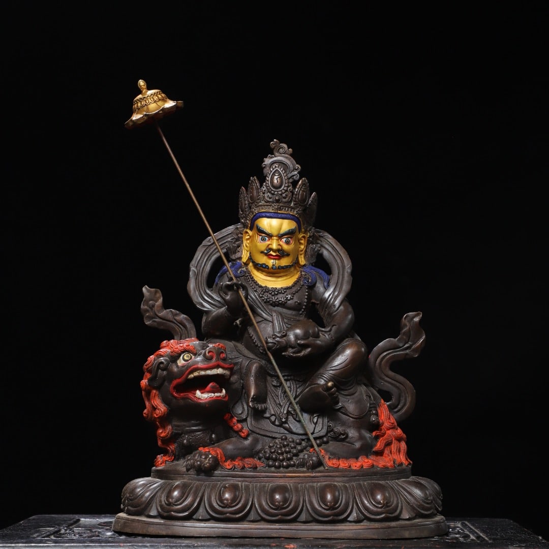 An Exquisite Gilt Bronze Painted Color Buddha Statue Ornament: An Exquisite Gilt Bronze Painted Color Buddha Statue Ornament,Qing Dynasty, China,Size:12.2inx10.2inx6.3in,Weight:4200g 铜鎏金描彩佛像摆件,中