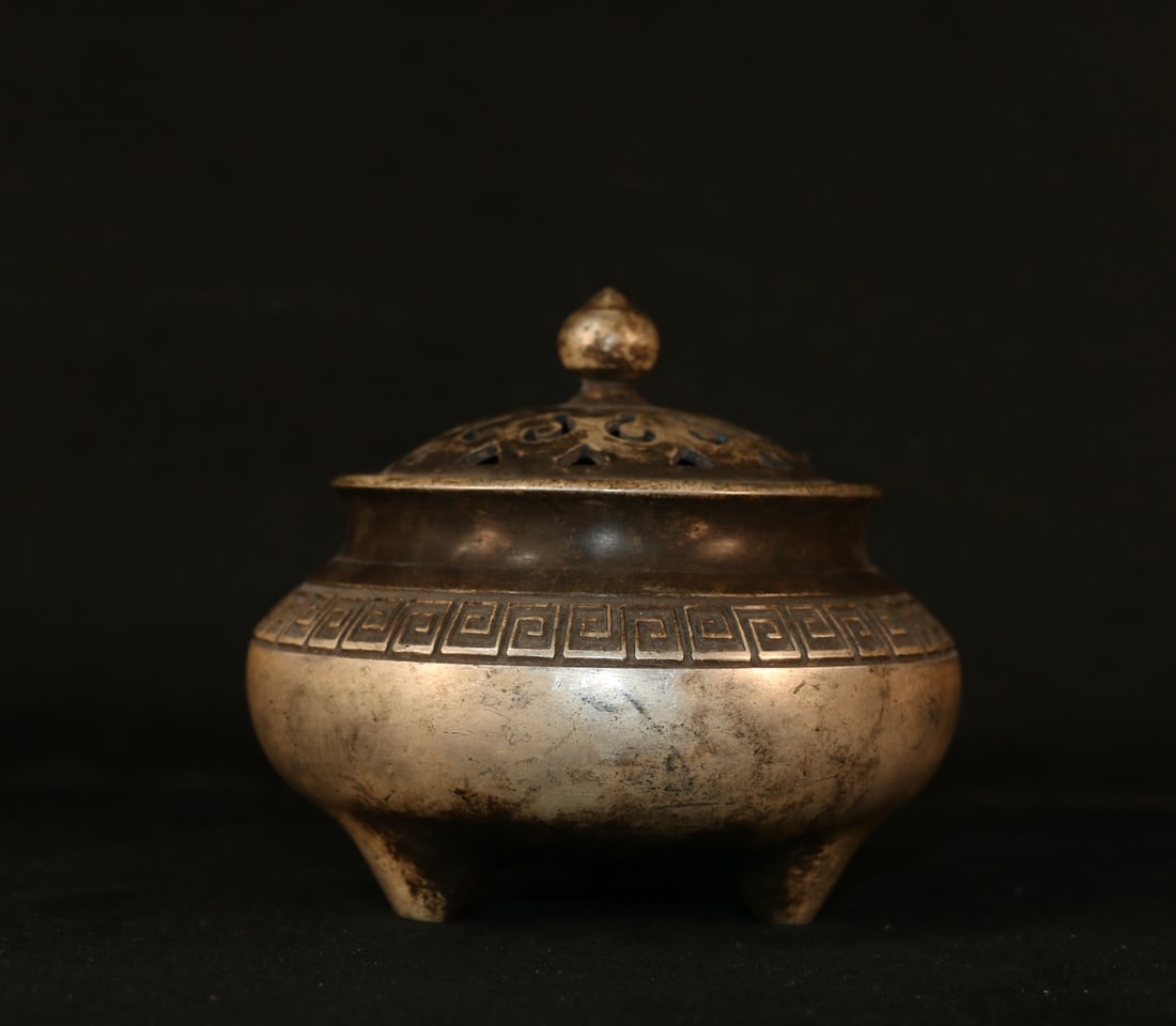 An Exquisite Silver-Gilt Copper Censer: An Exquisite Silver-Gilt Copper Censer,Qing Dynasty, China,Qianlong Four-character Mark,Size:4.7inx4.7in ,Weight:665g 铜鎏银炉,中国清代,乾隆