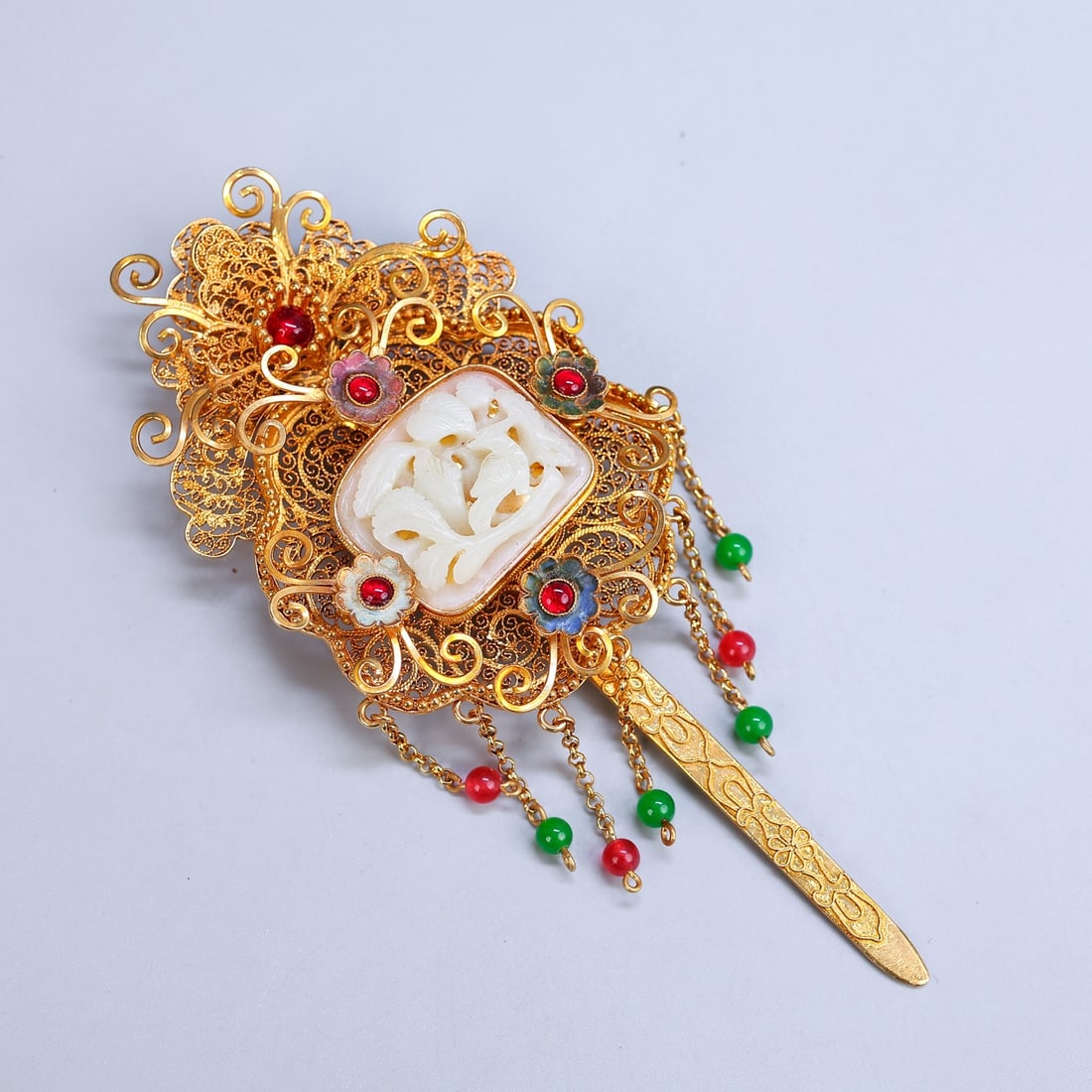 An Exquisite Cloisonné Inlaid Hotan Jade Hair Band: An Exquisite Cloisonné Inlaid Hotan Jade Hair Band,Qing Dynasty, China,Size:7.1inx3.1in ,Weight:114g 掐丝嵌和田玉发簪,中国清É