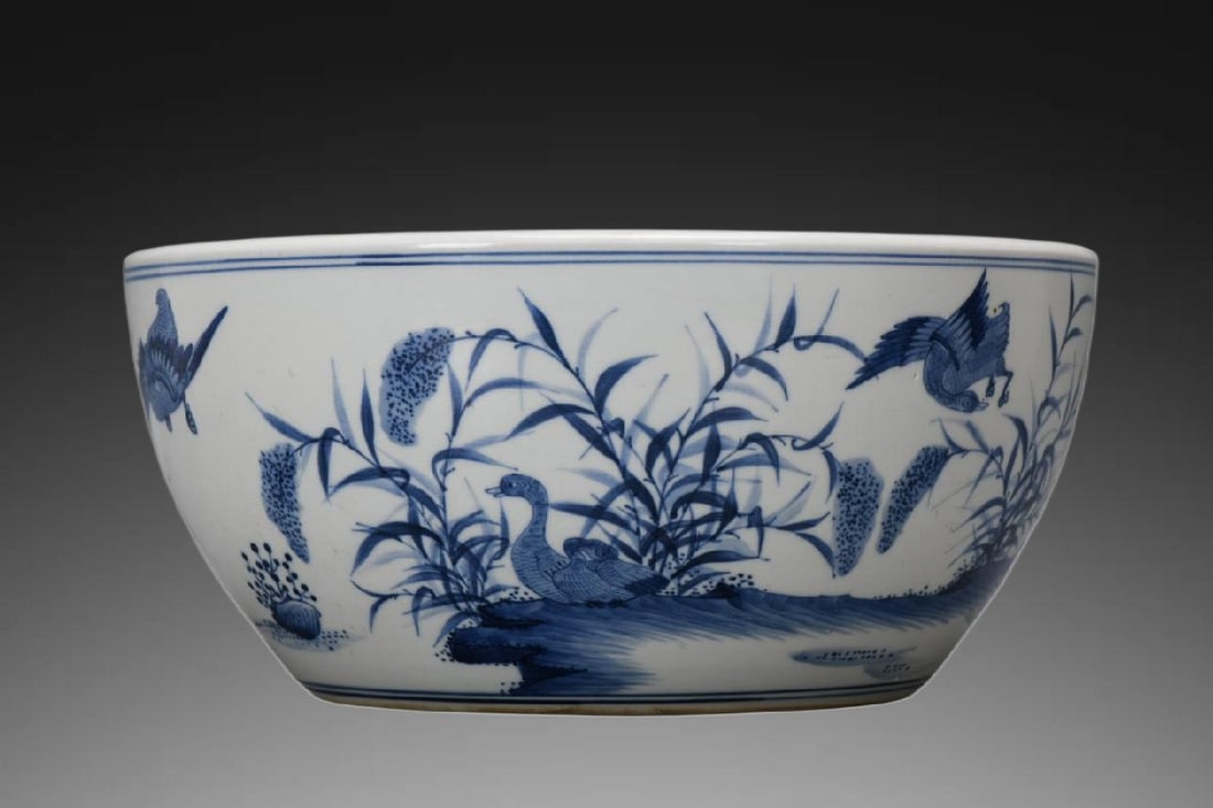 An Exquisite Blue and White Flower and Bird Pattern Basin: An Exquisite Blue and White Flower and Bird Pattern Basin,Qing Dynasty, China,Kangxi Six-character Mark,Size:5.7inx12.4in 青花花鸟纹盆,中国清É
