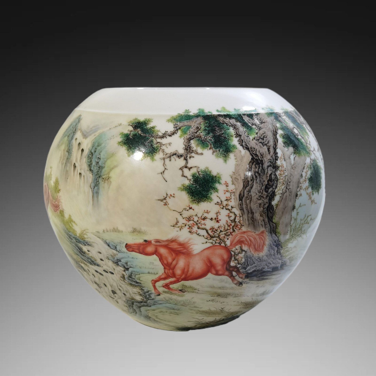 An Exquisite Famille-Rose Horse Pattern Vat: An Exquisite Famille-Rose Horse Pattern Vat,Qing Dynasty, China,Qianlong Four-character Mark,Size:12.6inx8.5inx14.6inx7.9in 粉彩马纹缸,中国清代,&#