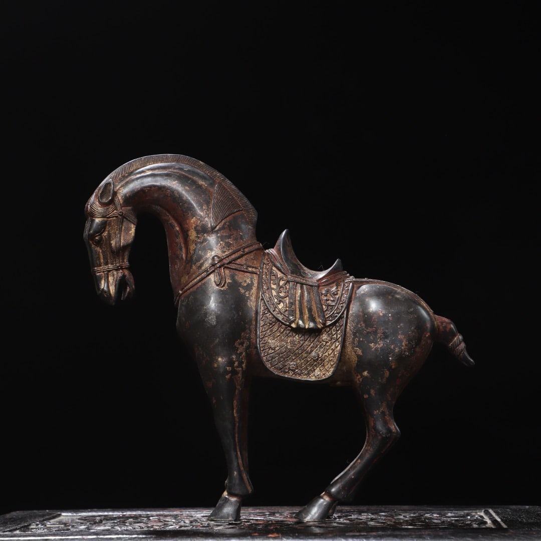 An Exquisite Bronze Gold Sludge Gilded Horse Ornament: An Exquisite Bronze Gold Sludge Gilded Horse Ornament,Ming Dynasty, China,Size:10.2inx7.1inx3.1in,Weight:2100g 铜泥金马摆件,中国明代