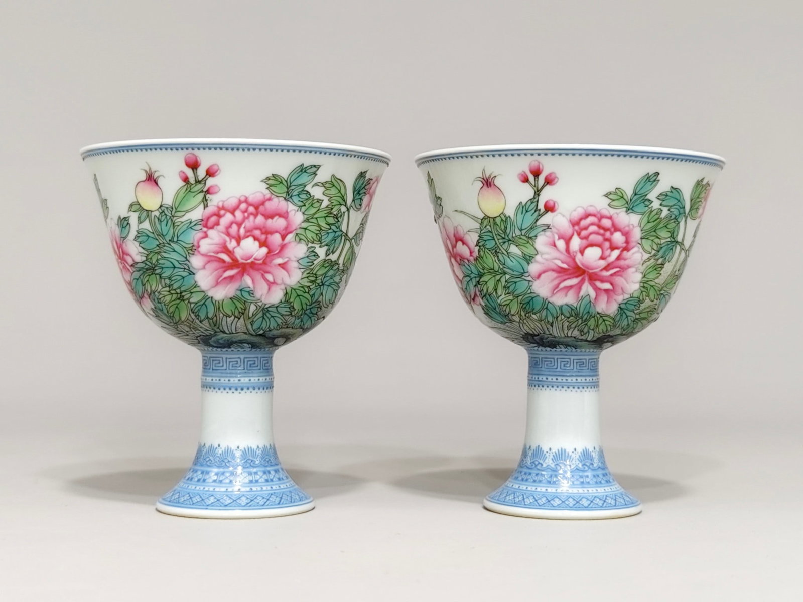 A pair of Exquisite Famille-Rose Flower Pattern Cup: A pair of Exquisite Famille-Rose Flower Pattern Cup,Qing Dynasty, China,Qianlong Four-character Mark,Size:3.7inx3.2in