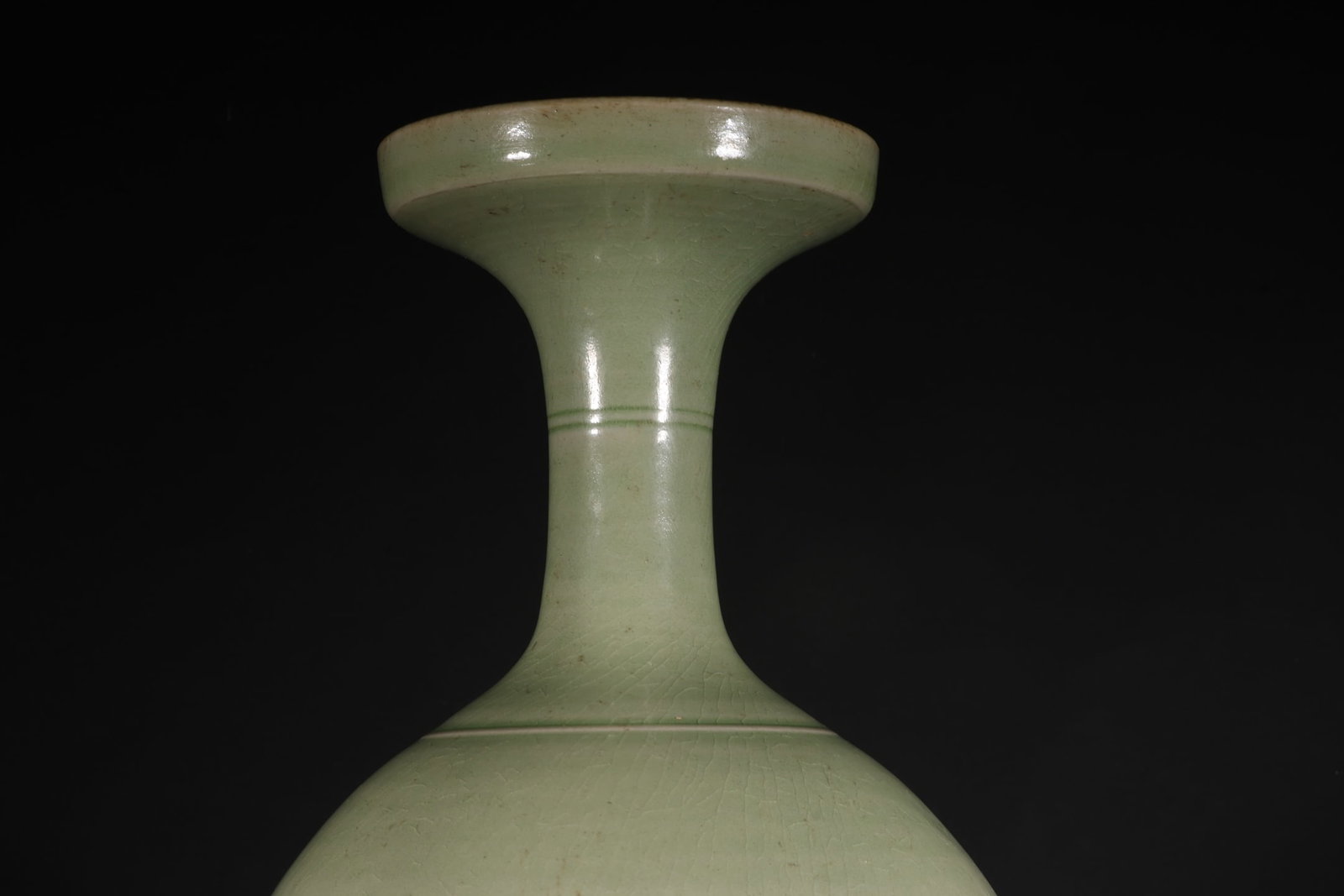 An Exquisite Yue Kiln String Pattern Vase - 2
