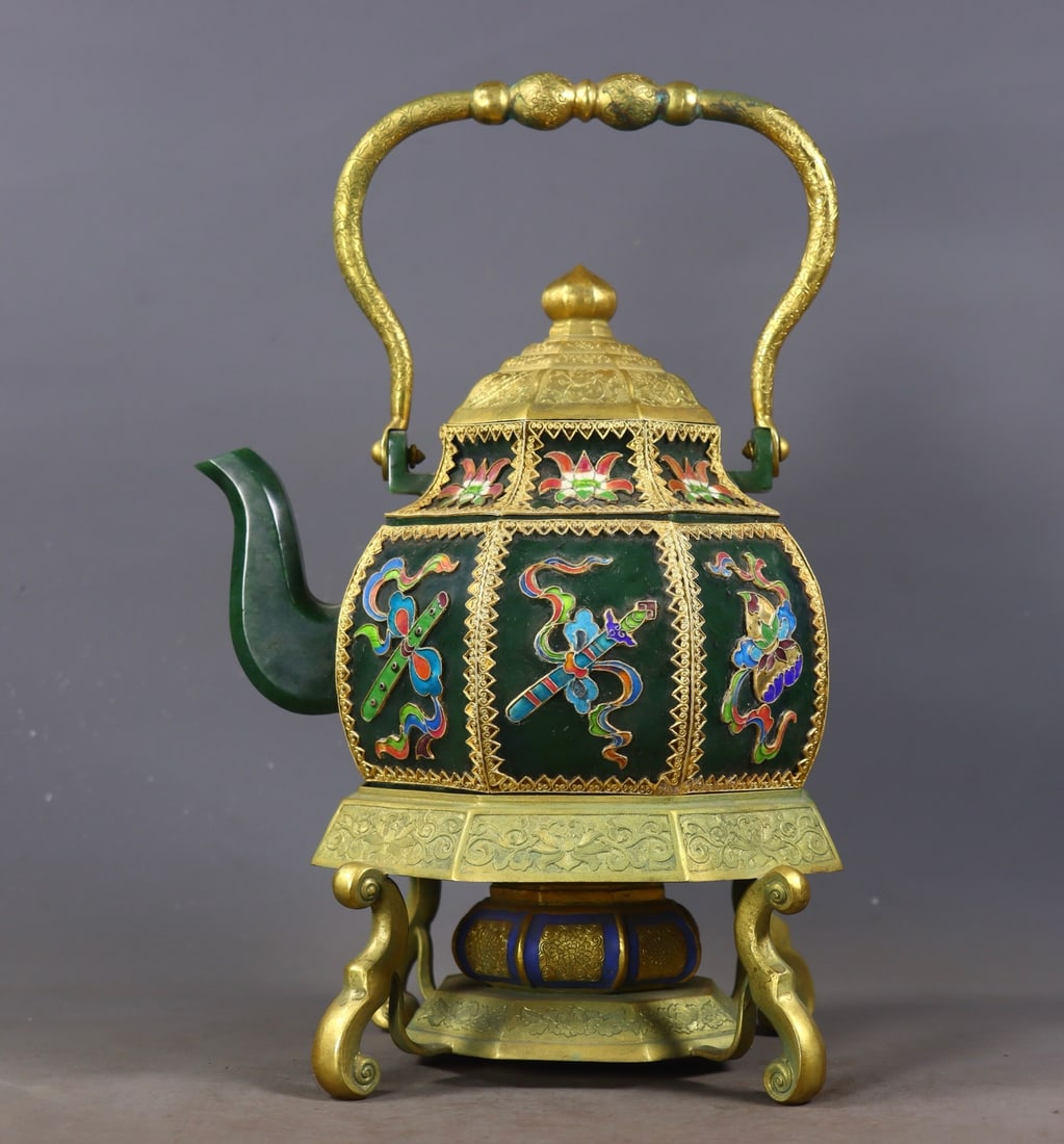 An Exquisite Hotan Jasper Gilt Casing Eight Treasures Pattern Ewer: An Exquisite Hotan Jasper Gilt Casing Eight Treasures Pattern Ewer,Qing Dynasty, China,Qianlong Four-character Mark,Size:12.6inx7.9in,Weight:2550g