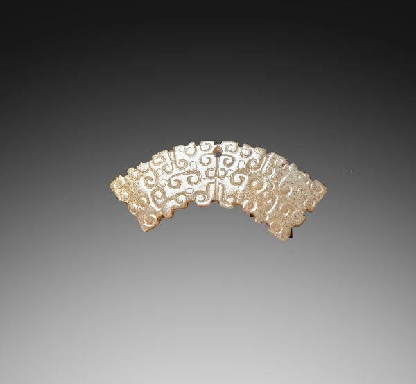An Exquisite Gaogu Jade Handheld Carving: An Exquisite Gaogu Jade Handheld Carving,Han Dynasty, China,Size:2.8in,Weight:14g 高古玉璜,中国汉代