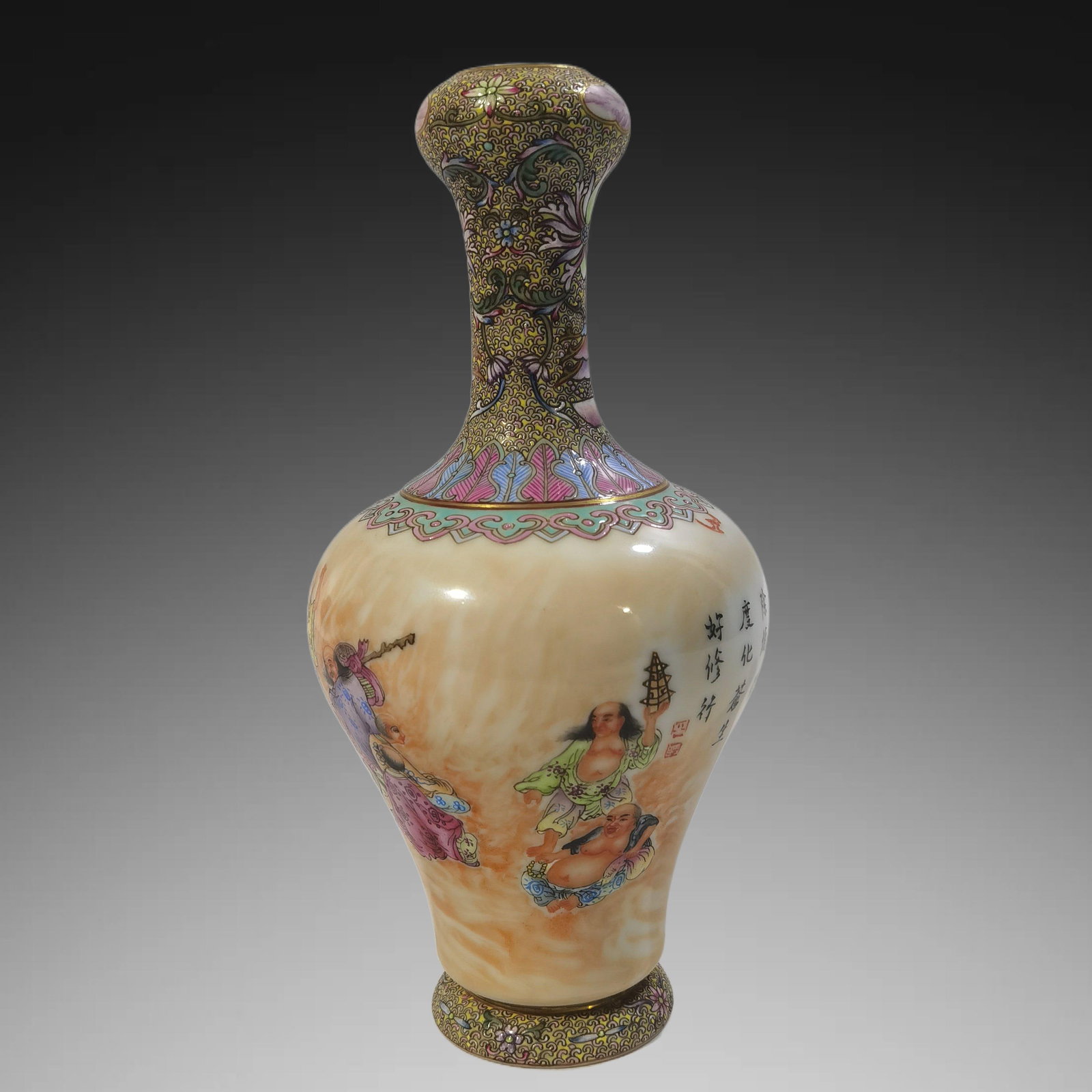 An Exquisite Enamel Arhat Pattern Vase - 3