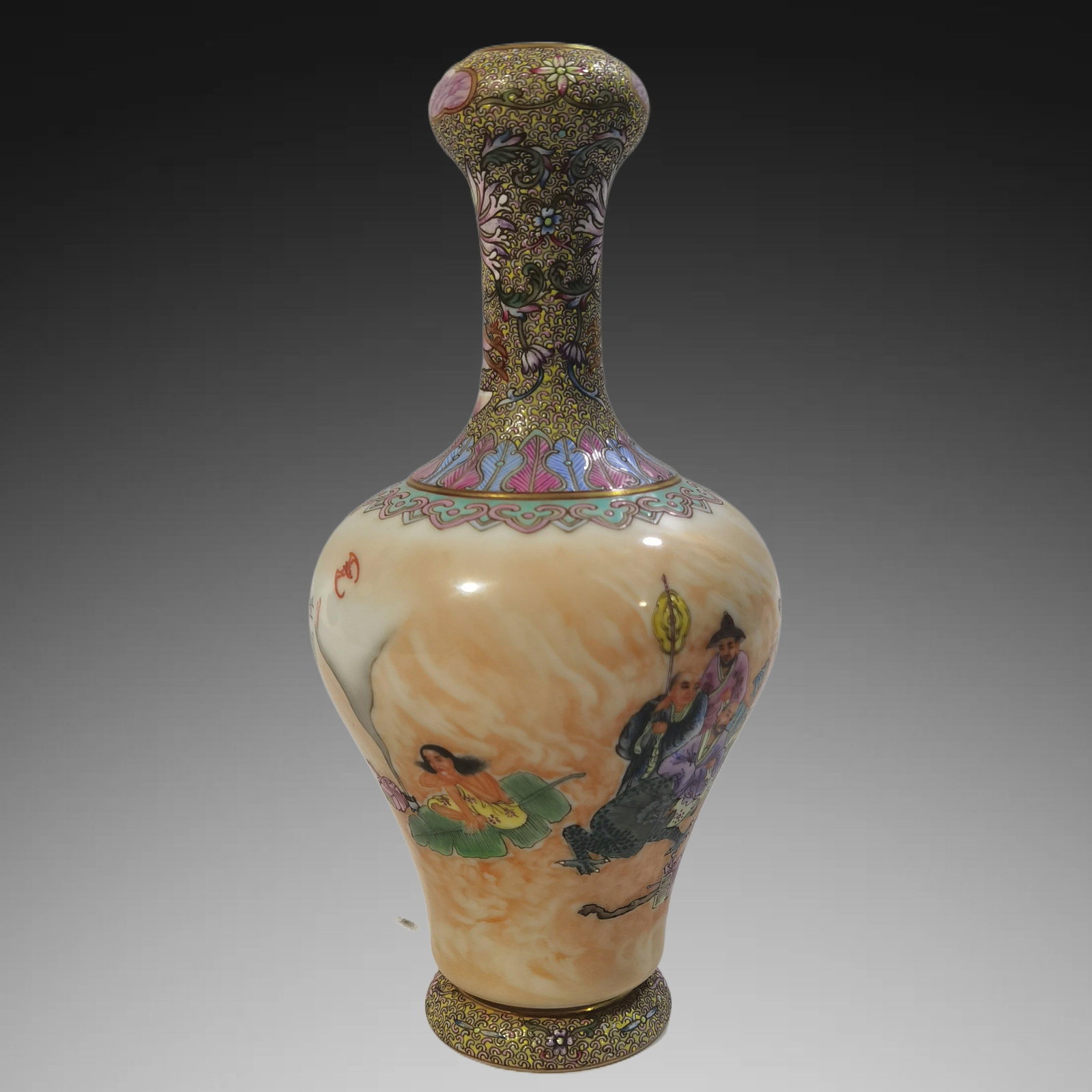 An Exquisite Enamel Arhat Pattern Vase - 5