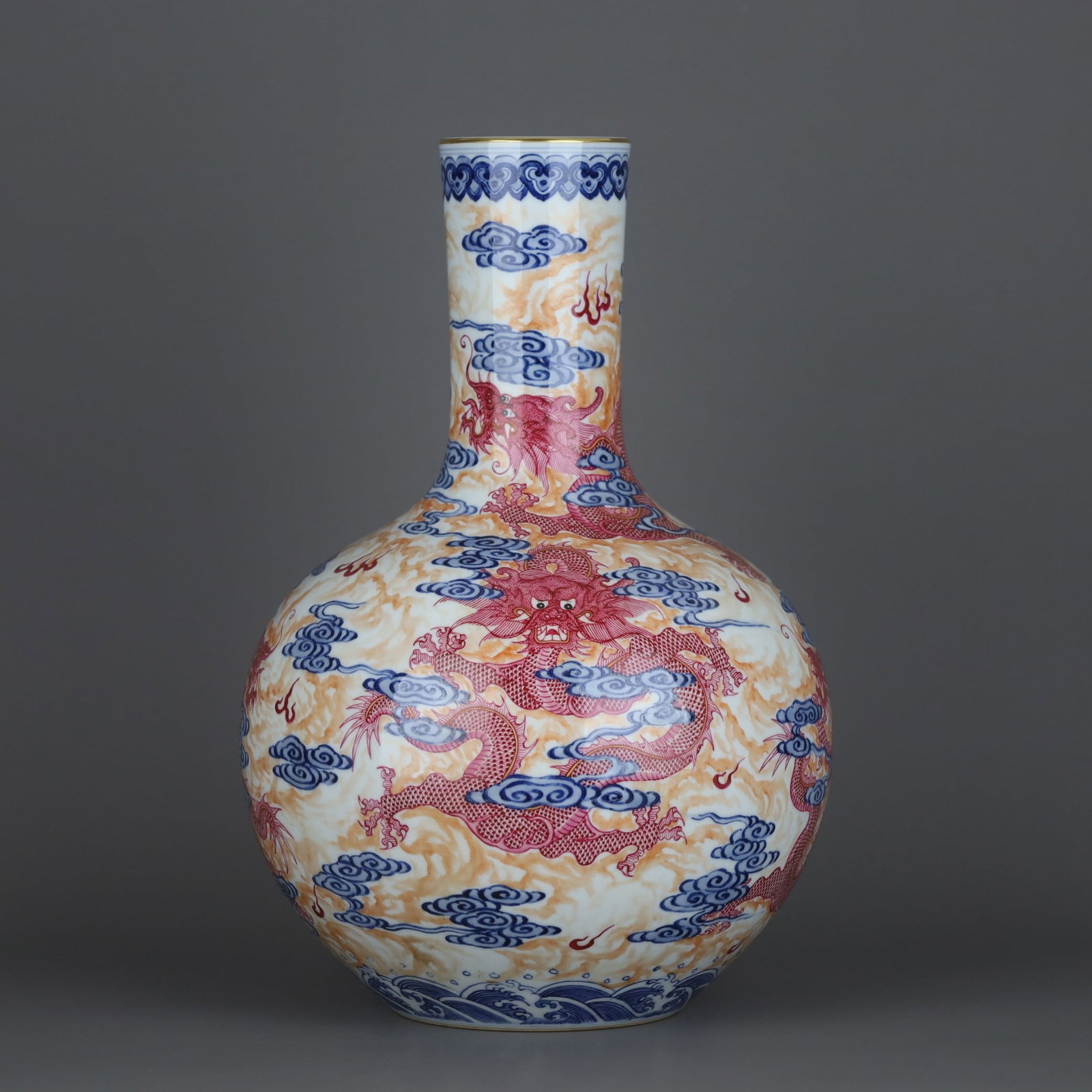 An Exquisite Blue and White Agate Red Dragon Pattern Vase: An Exquisite Blue and White Agate Red Dragon Pattern Vase,Qing Dynasty, China,Yongzheng Six-character Mark,Size:13.4inx9.1in 青花玛瑙红龙纹瓶,中&#