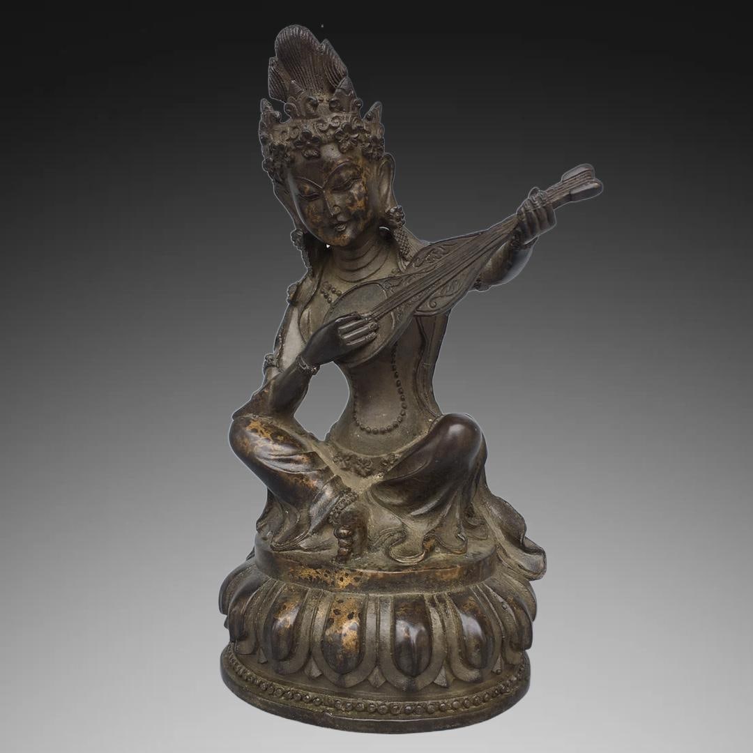 An Exquisite Bronze Buddha statue Ornament: An Exquisite Bronze Buddha statue Ornament,Ming Dynasty, China,Size:8.7inx4.7in,Weight:1140g 铜造佛像摆件,中国明代