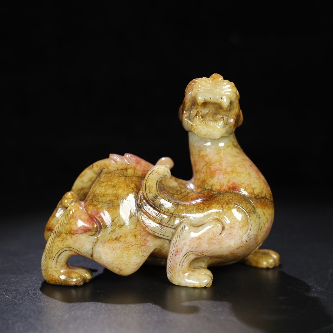 An Exquisite Hotan Jade Auspicious Beast: An Exquisite Hotan Jade Auspicious Beast,Han Dynasty, China,Size:5.3inx2.6inx4.4in,Weight:900g 和田玉瑞兽,中国汉代