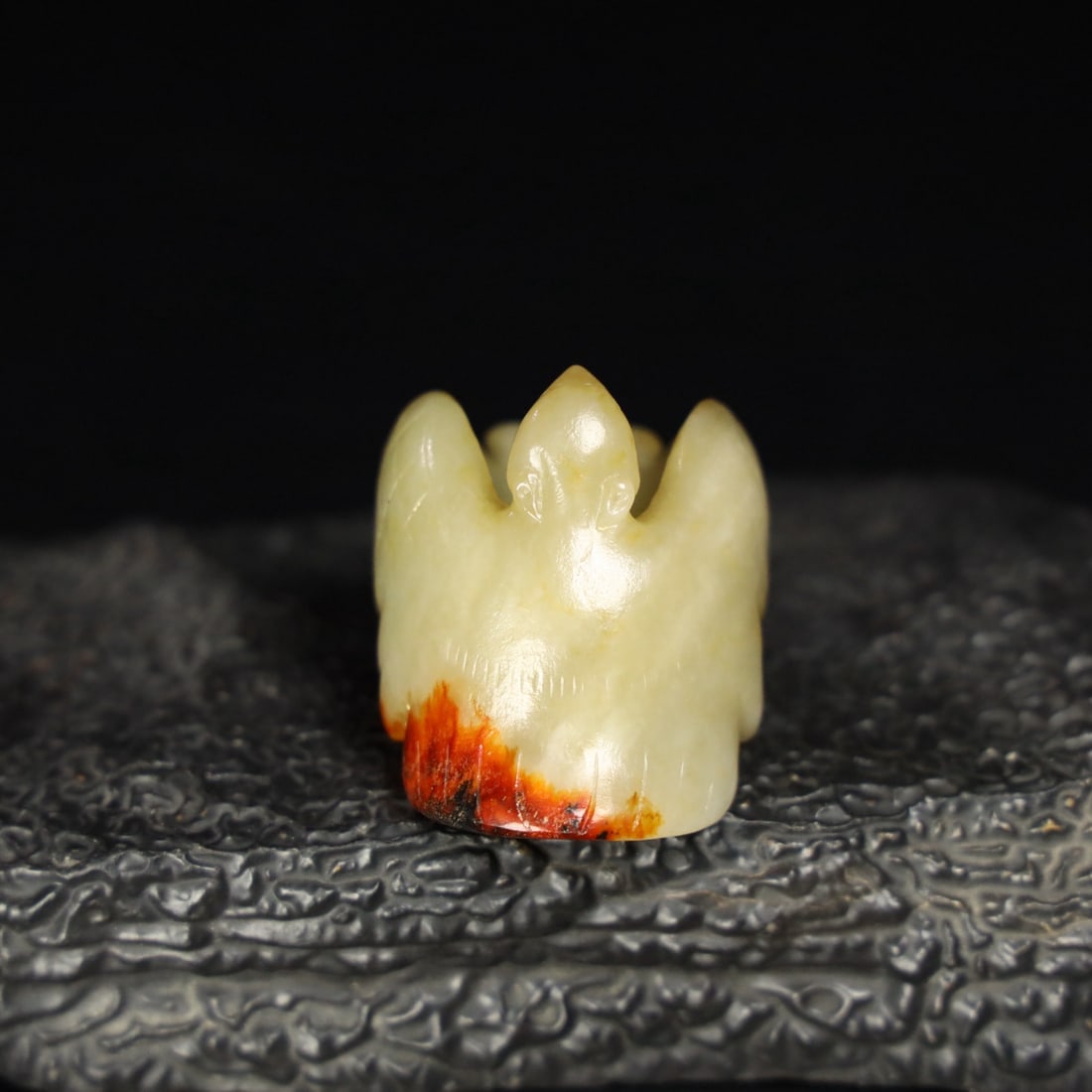An Exquisite Hotan Jade Eagle Thumb Ring: An Exquisite Hotan Jade Eagle Thumb Ring,Qing Dynasty, China,Size:1.7inx1.4in,Weight:42g 和田玉鹰扳指,中国清代