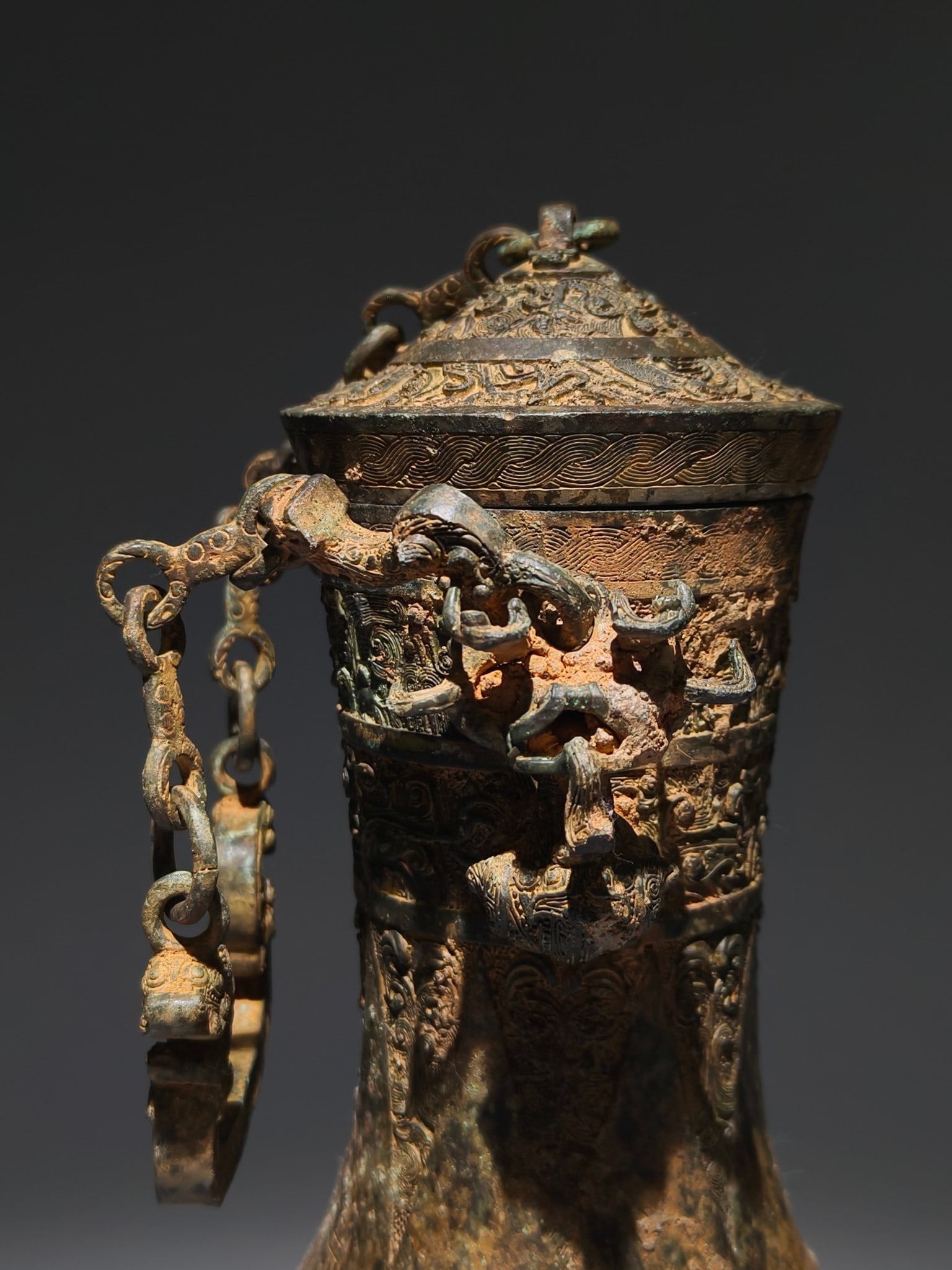 An Exquisite Bronze Dragon Pattern Chain Vase - 5