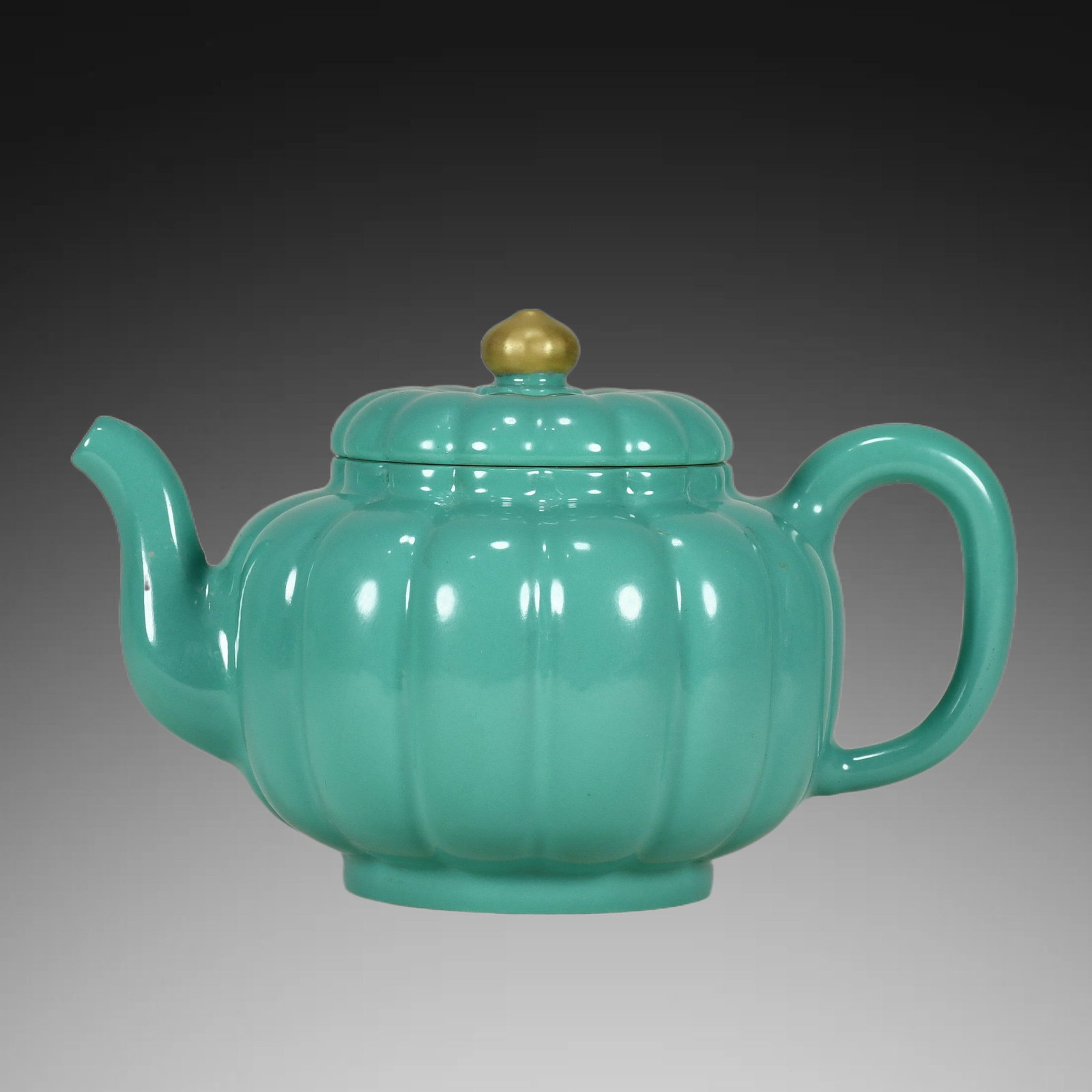 An Exquisite Turquoise-Glazed Gilt Pumpkin-Shaped Teapot (1 of 9)