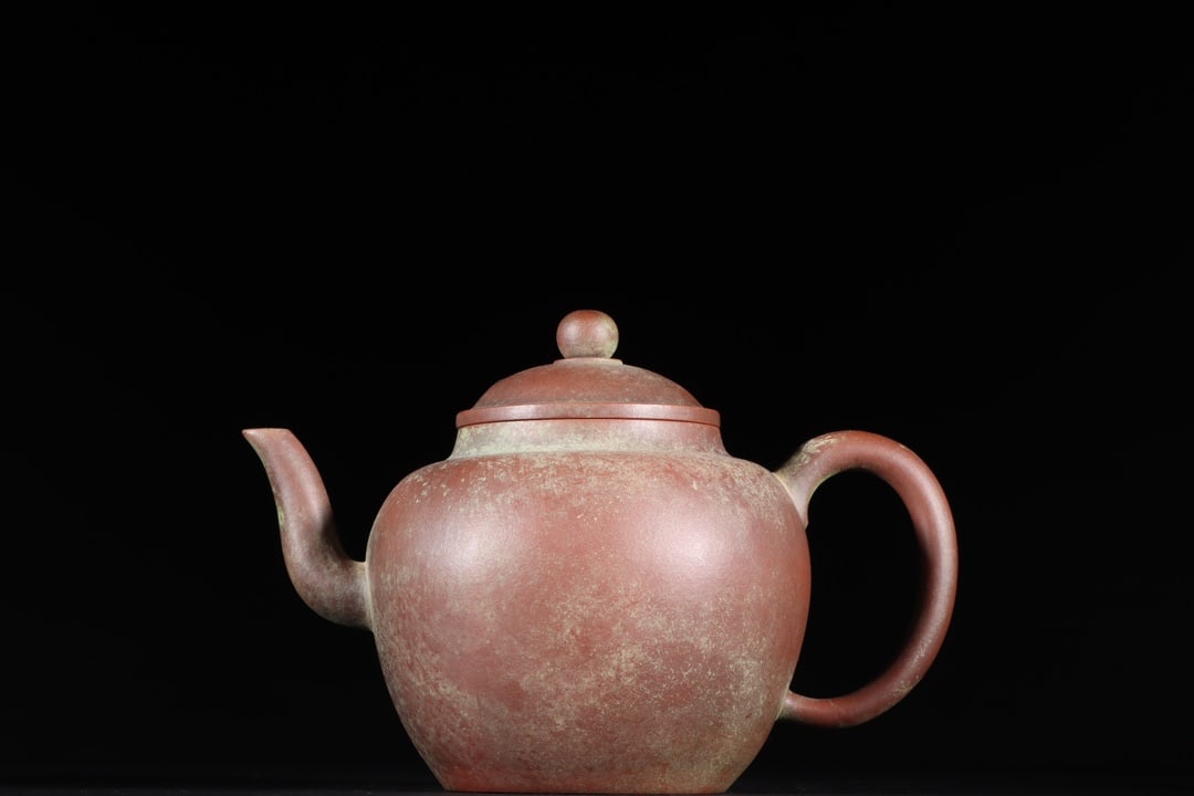 An Exquisite Zisha Lotus Seed Teapot: An Exquisite Zisha Lotus Seed Teapot,Ming Dynasty, China,With Mark,Size:4.1inx6in 莲子紫砂壶,中国明代,带款