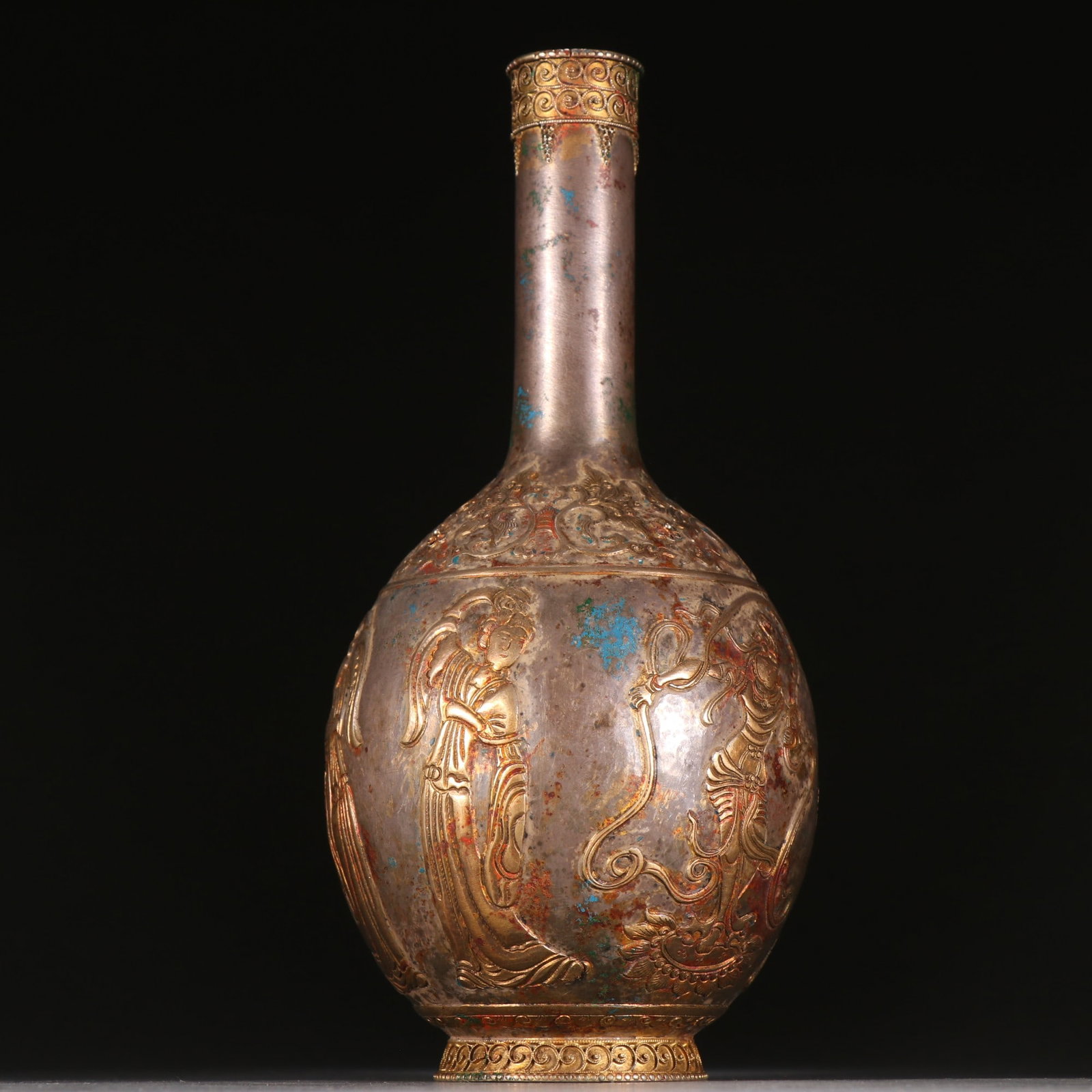 An Exquisite Silver Gilt Figures Pattern Vase - 7