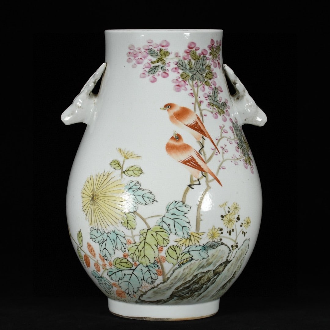 An Exquisite Famille-Rose Flower and Bird Pattern Deer-Head Vase: An Exquisite Famille-Rose Flower and Bird Pattern Deer-Head Vase,Qing Dynasty, China,Size:13.8inx9.4in 粉彩花鸟纹鹿头瓶,中国清代