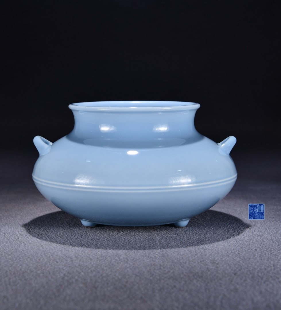 An Exquisite Sky Blue Glazed Double-Ears Vase: An Exquisite Sky Blue Glazed Double-Ears Vase,Qing Dynasty, China,Qianlong Six-character Mark,Size:5.5inx9.4in