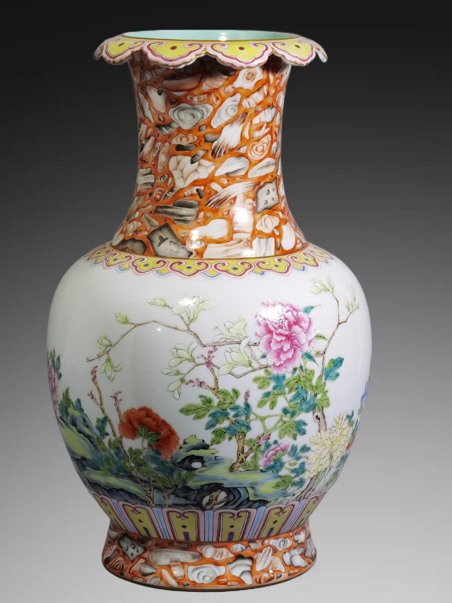An Exquisite Stone Pattern Glazed Famille-Rose Flower Pattern Vase: An Exquisite Stone Pattern Glazed Famille-Rose Flower Pattern Vase,Qing Dynasty, China,Qianlong Six-character Mark,Size:15.2inx9.3in 石纹釉粉彩花卉纹