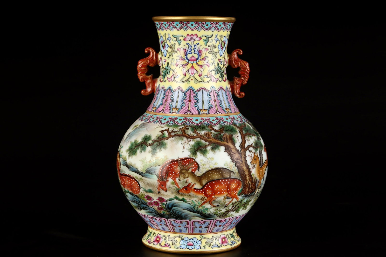 An Exquisite Enamel Gilt Deer Pattern Double-Ears Vase: An Exquisite Enamel Gilt Deer Pattern Double-Ears Vase,Qing Dynasty, China,Qianlong Four-character Mark,Size:7.9inx5.9in