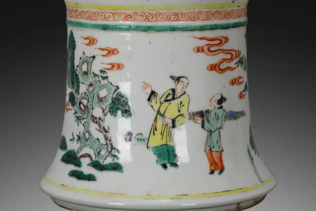 An Exquisite Wucai Figures Pattern Vase - 5