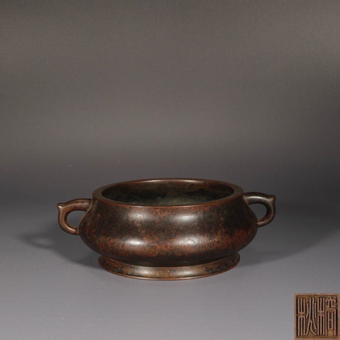 An Exquisite Bronze Double-Ears Censer (1 of 9)