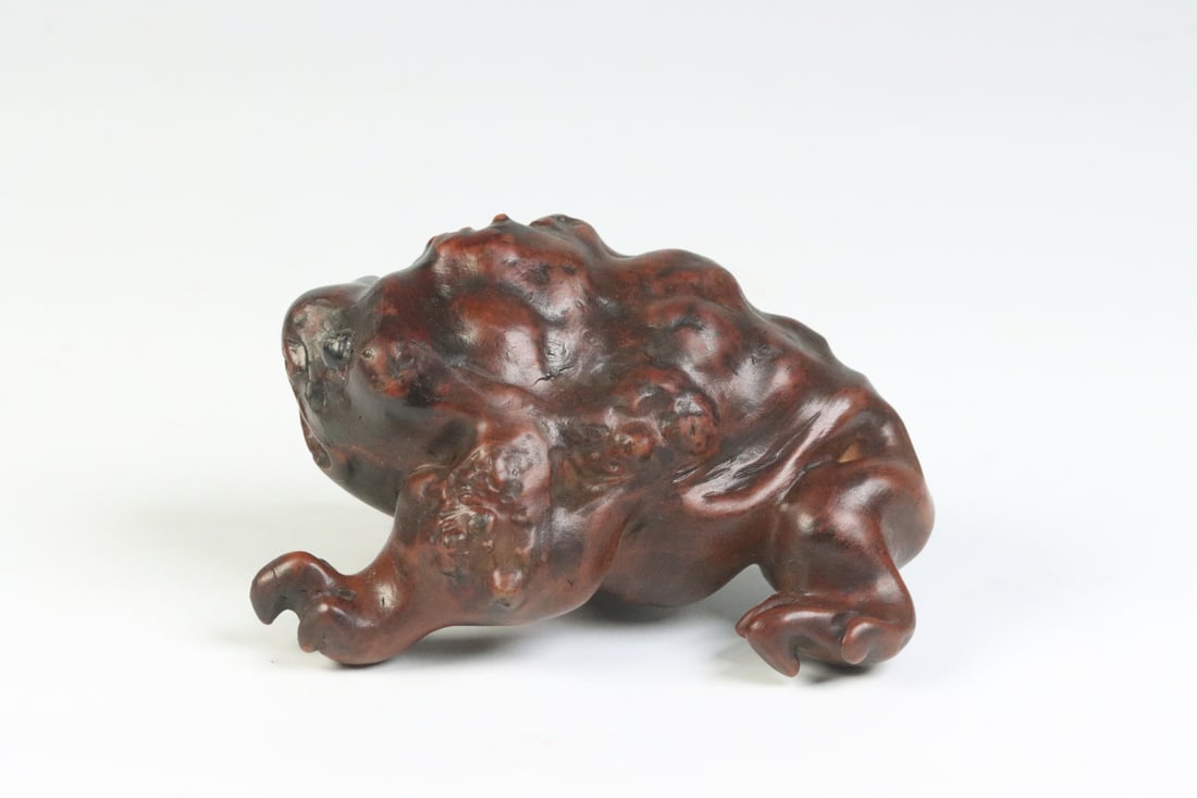 An Exquisite Boxwood Golden Toad Ornament (1 of 9)