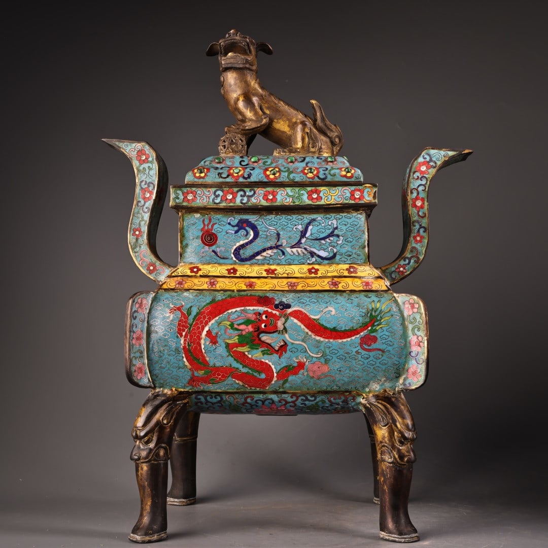 A Huge Cloisonne Auspicious Cloud and Dragon Pattern Double-Ears Four Legs Censer,With Lion Cover: A Huge Cloisonne Auspicious Cloud and Dragon Pattern Double-Ears Four Legs Censer,With Lion Cover,Qing Dynasty,China,Qianlong Six-character Mark,Size:22inx16.5in,Weight:12500g景泰蓝&