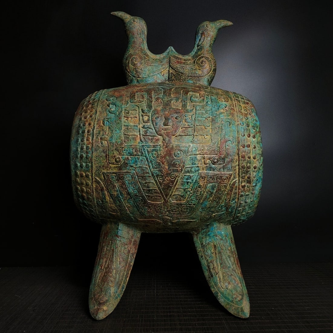 An Archaic Bronze Beast-Face Pattern Bird-Shaped Four Legs Ornament,With Inscription (1 of 9)